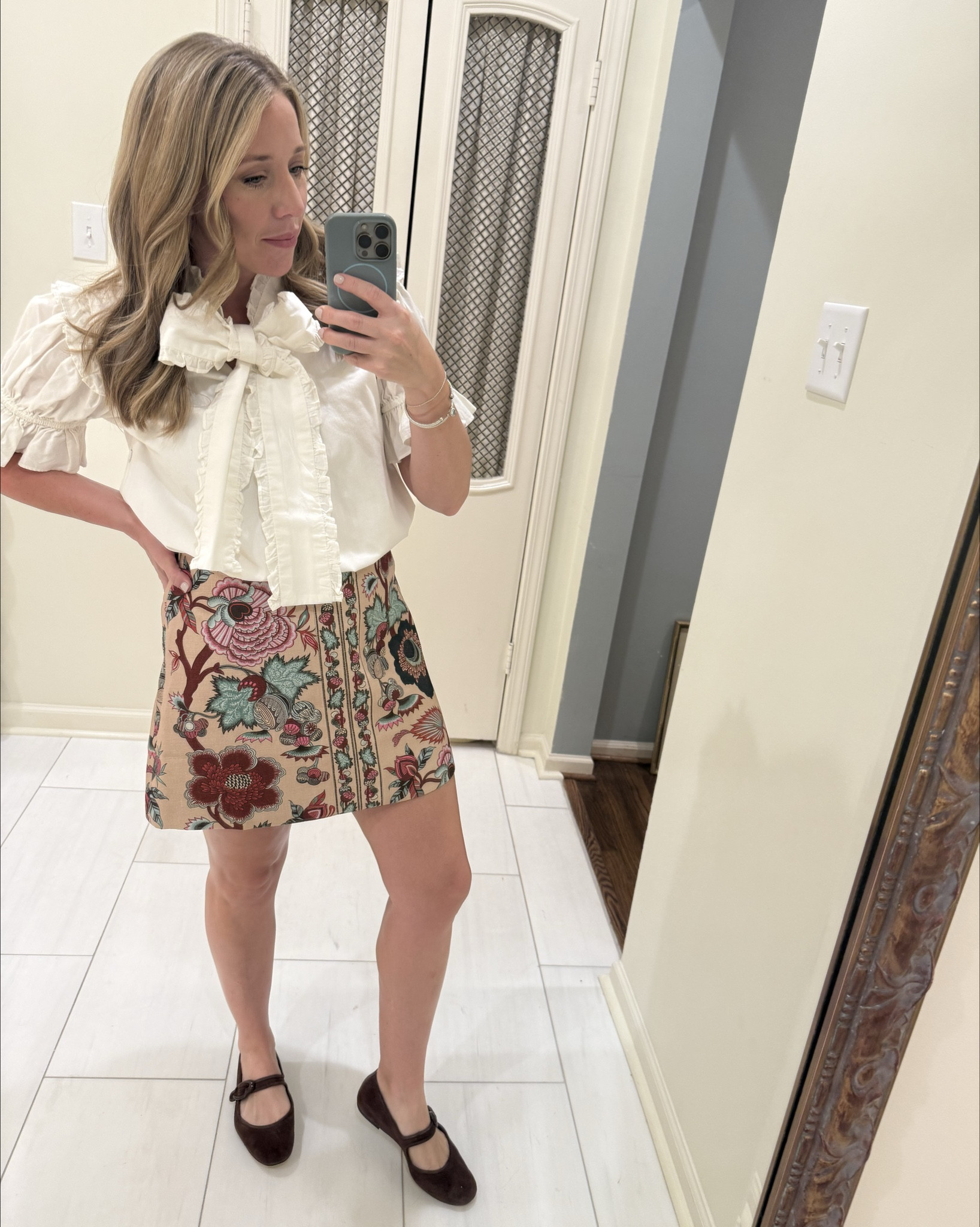 Fall Date night outfit!

5’4 and Wearing a medium skirt. Sourcing similar tops

#LTKFindsUnder100 #LTKShoeCrush #LTKPetite