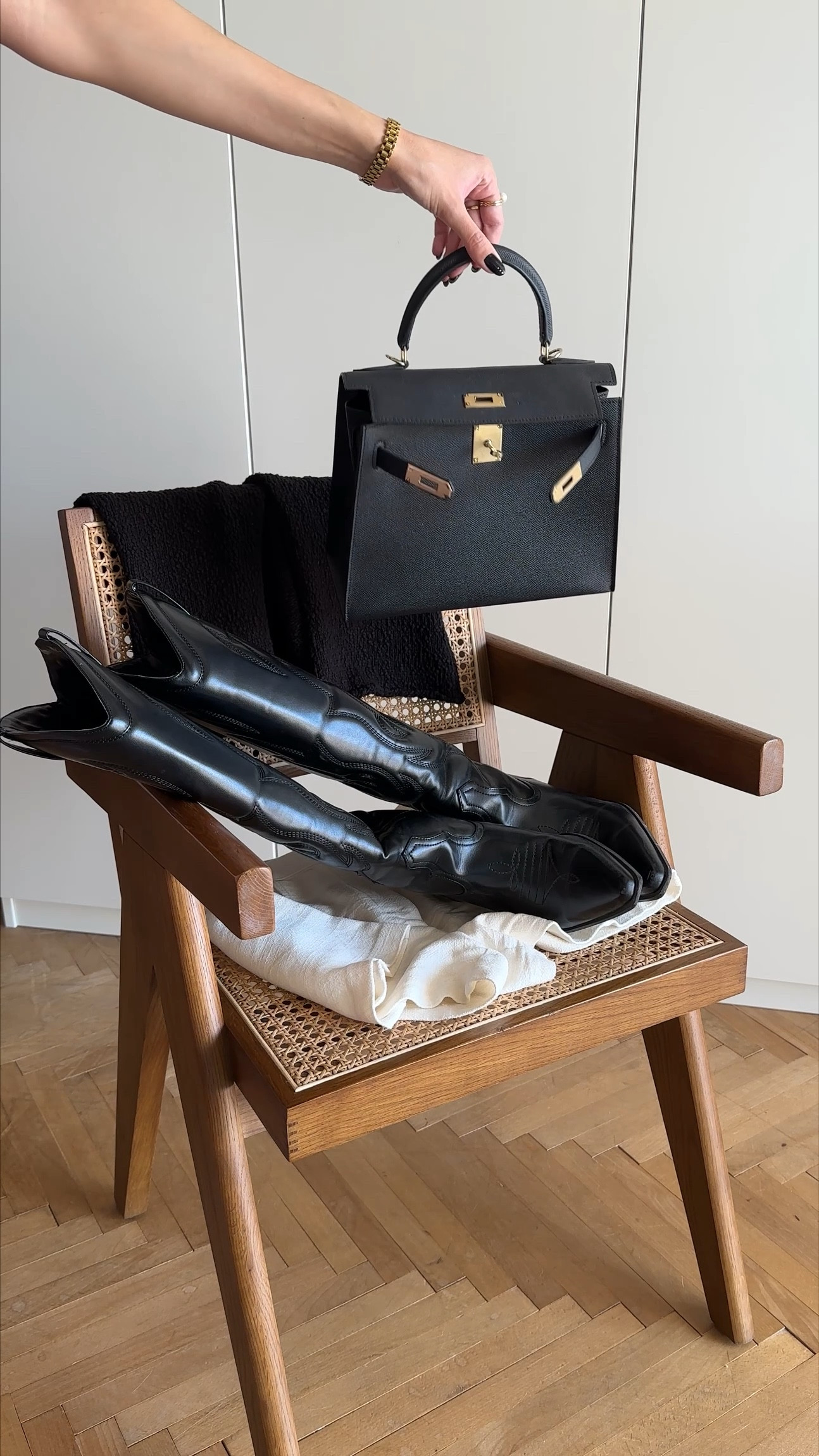 Pre-fall outfit inspiration with knee-high boots 🖤

#LTKautumn #LTKstyletip #LTKeurope