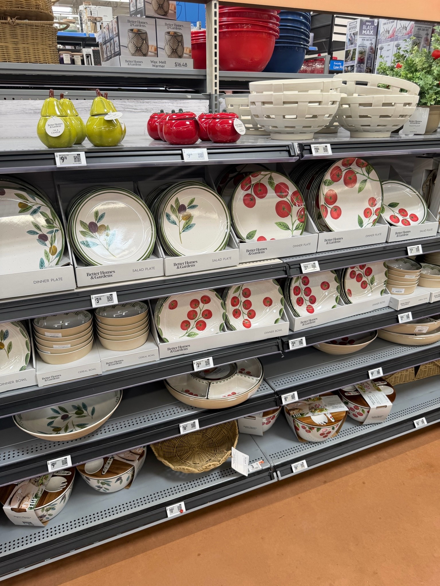 🍅🍐✨ Okay but these new Better Homes & Gardens dishes are giving Italian summer kitchen in the BEST way 😍 From the tomato prints to the olive branch details and adorable fruit accents… everything looks so high-end without the high-end price tag 👏

Perfect for summer hosting, patio dinners, or just making your everyday meals feel a little extra cute 🍝🌿

#LTKHome #WalmartFinds #SummerDecor #KitchenInspo #TablescapeIdeas #AffordableHomeDecor #TomatoGirlSummer #LTKFamily

#LTKfoodie #LTKHome