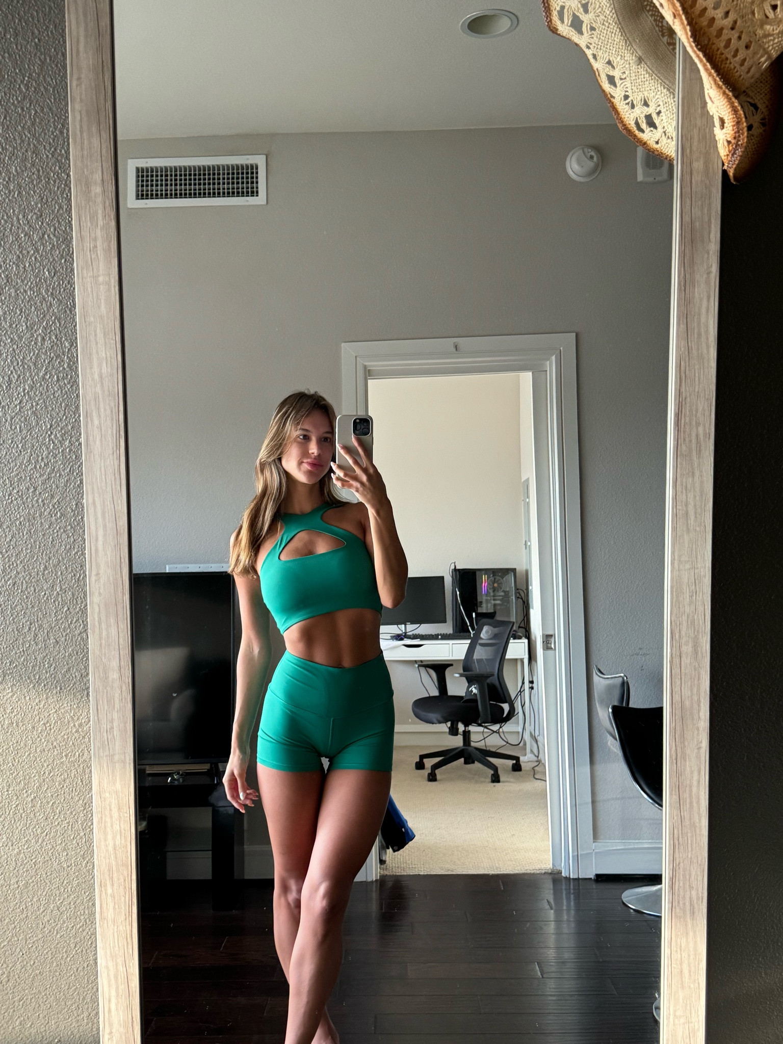 green lulu set 

#LTKSeasonal #LTKActive #LTKVideo