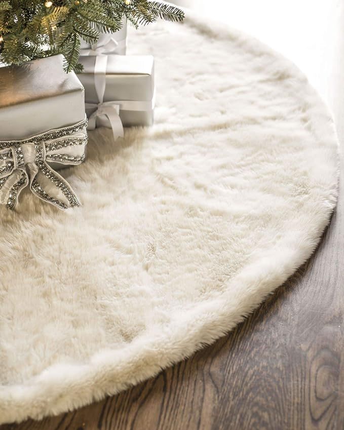 Balsam Hill Lodge Faux Fur Tree Skirt, 60 inches, Ivory White | Amazon (US)