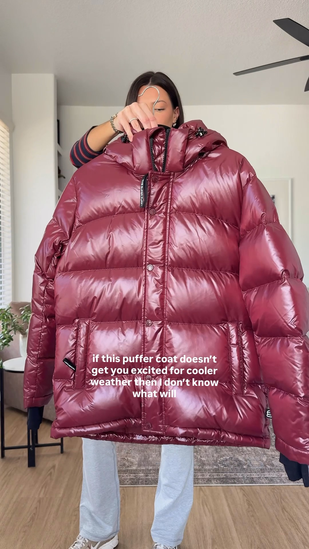 The warmest coat in the closet 👏🏼 this one sells out every year so now is your time to get your hands on the @aritzia Super Puff! I love that they offer different lengths and colors so you can make a statement and still keep warm this winter! ❄️ SIZING: I am 5’7” and wear a size small in most things at Aritzia, but sized up to a medium in the grey cardigan linked and 4 in the pants! #aritziapartner #ad