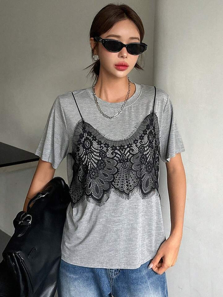 DAZY Women's 2 In 1 Lace Trim Colorblock Short Sleeve T-Shirt | SHEIN