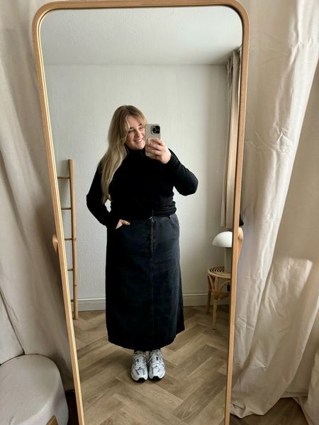 Cosy Look mit Midi-Rock 🖤

#LTKeurope #LTKstyletip #LTKplussize