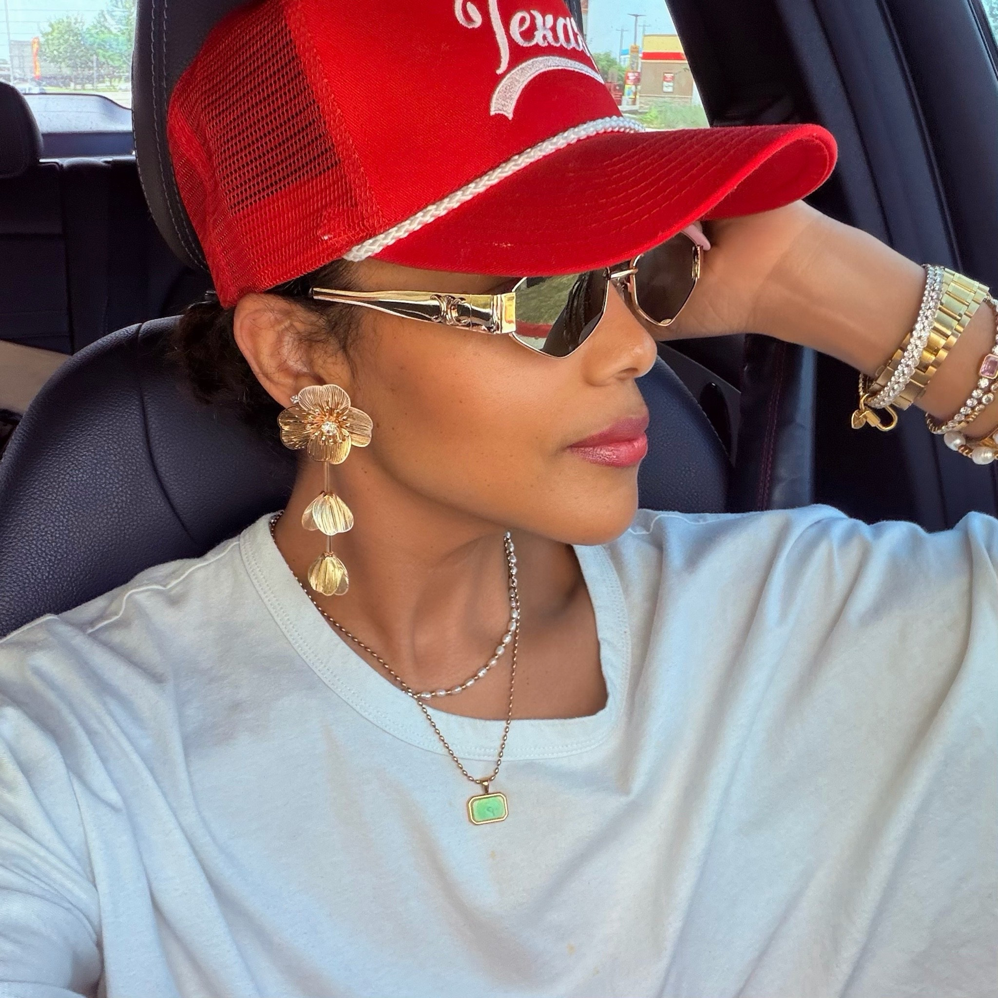 The statement earrings you didn’t know you needed! These are so lightweight and just absolutely stunning! Elevate the basic white tee! Like this post, comment SHOP & I'II send you the links!
I am 5’5• 130Ib • 36B • 24/25 waist. All links can be found on @shopltk app following: @nursebeautypreneur
You must be following @nursebeautypreneur on IG
to receive the DM with links
outfit, summer outfit, easy casual outfit, 40s style, 40s fashion

#LTKootd #LTKgrwm #LTKmomlife