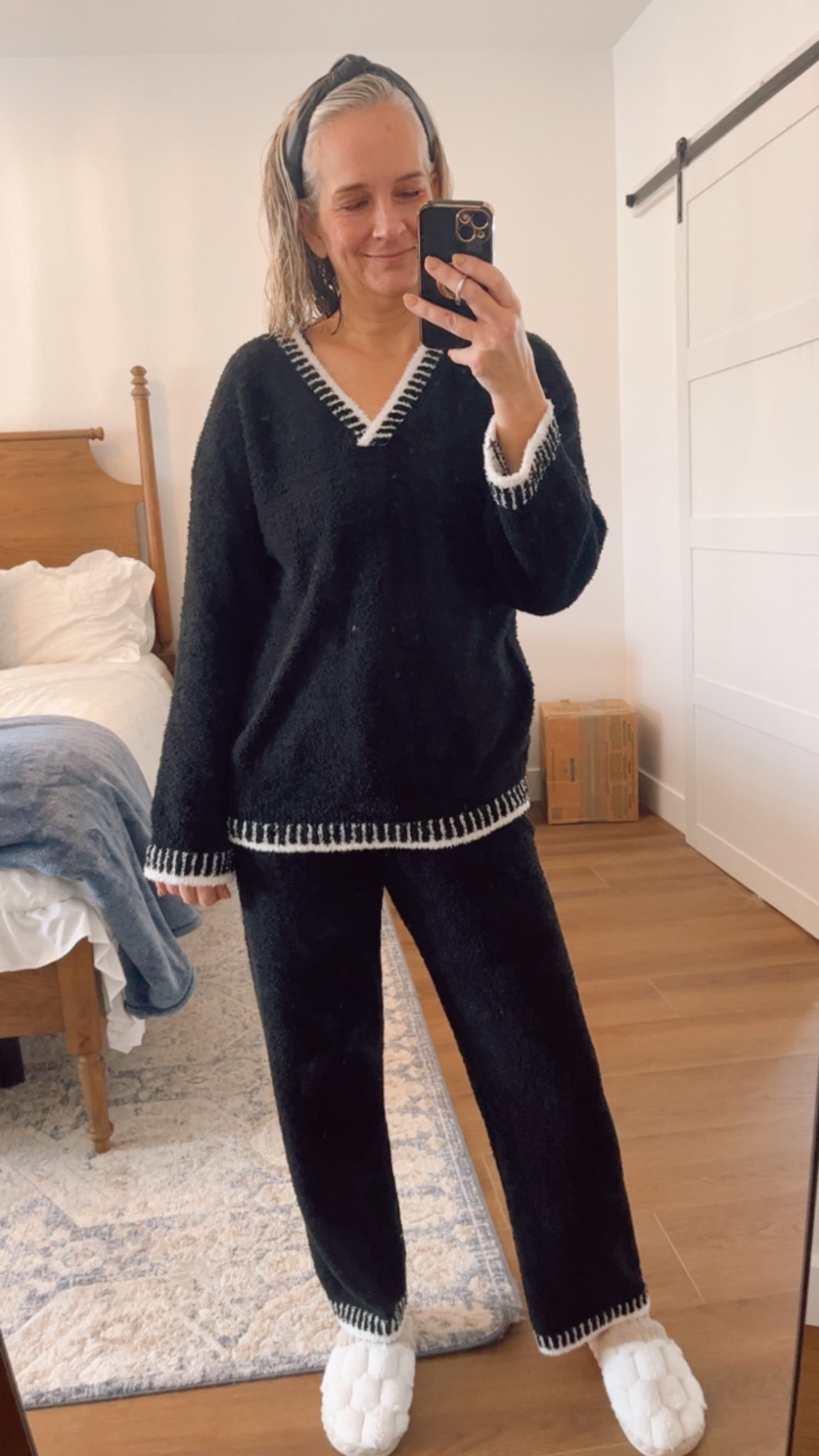 Day after Thanksgiving outfit- plan to eat more and watch college football in this today!

Matching set, Amazon, comfy and cozy, over 40, affordable fashion, Black Friday sale