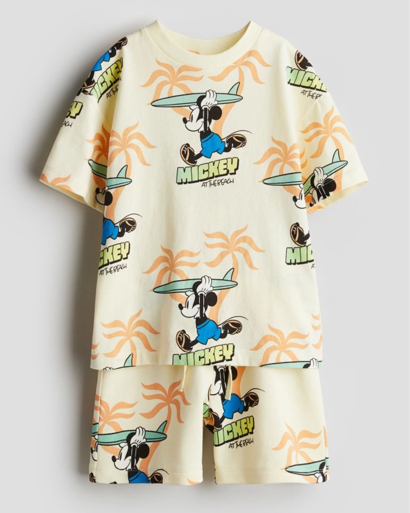 toddler boy Mickey outfit!!

Disney outfit, Disney trip, Disney baby, Disney kid 

#LTKBaby #LTKTravel #LTKKids