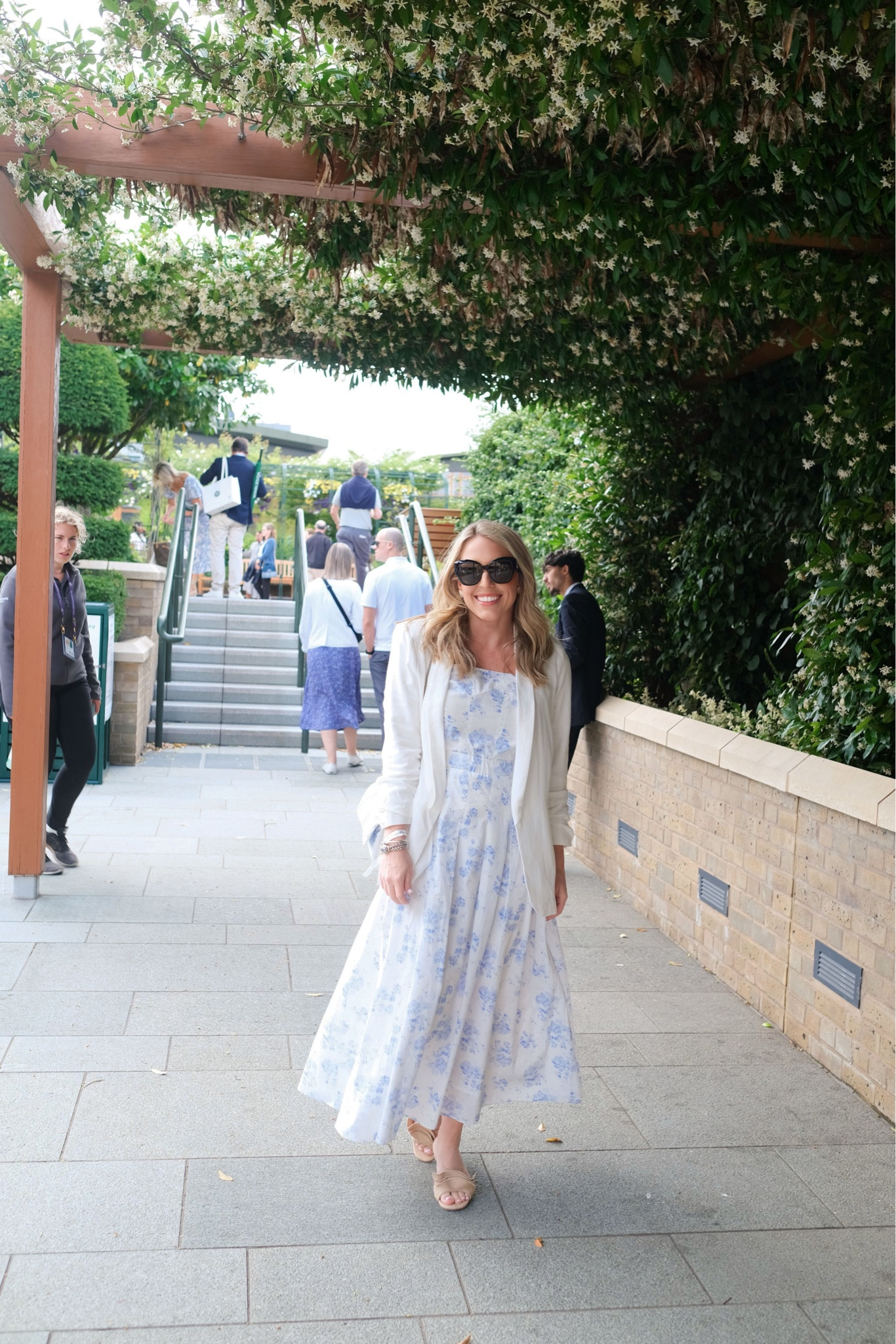 London - Wimbledon look 🎾🫖🍓

Blue and white sun dress day smart casual wedding guest sunday dress bow clutch crossbody sun hat white blazer straw bucket hat

#LTKsalealert #LTKshoecrush #LTKtravel