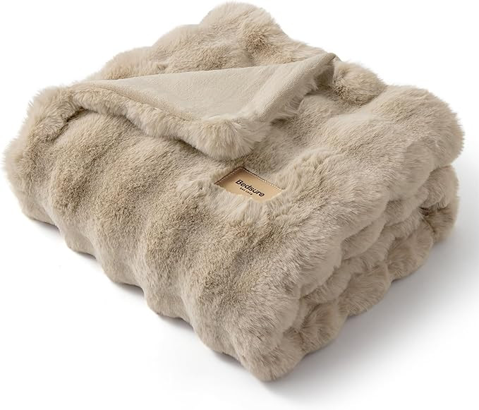 Bedsure GentleSoft Fluffy Faux Fur Throw Blanket, Fuzzy Soft Bubble Blanket for Couch, Faux Fur D... | Amazon (US)