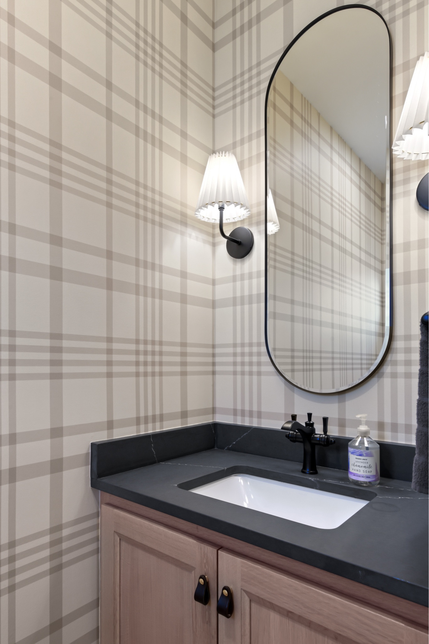 Powder bathroom design. Powder bathroom. Neutral bathroom. McGee and Co 

#LTKHome #LTKStyleTip