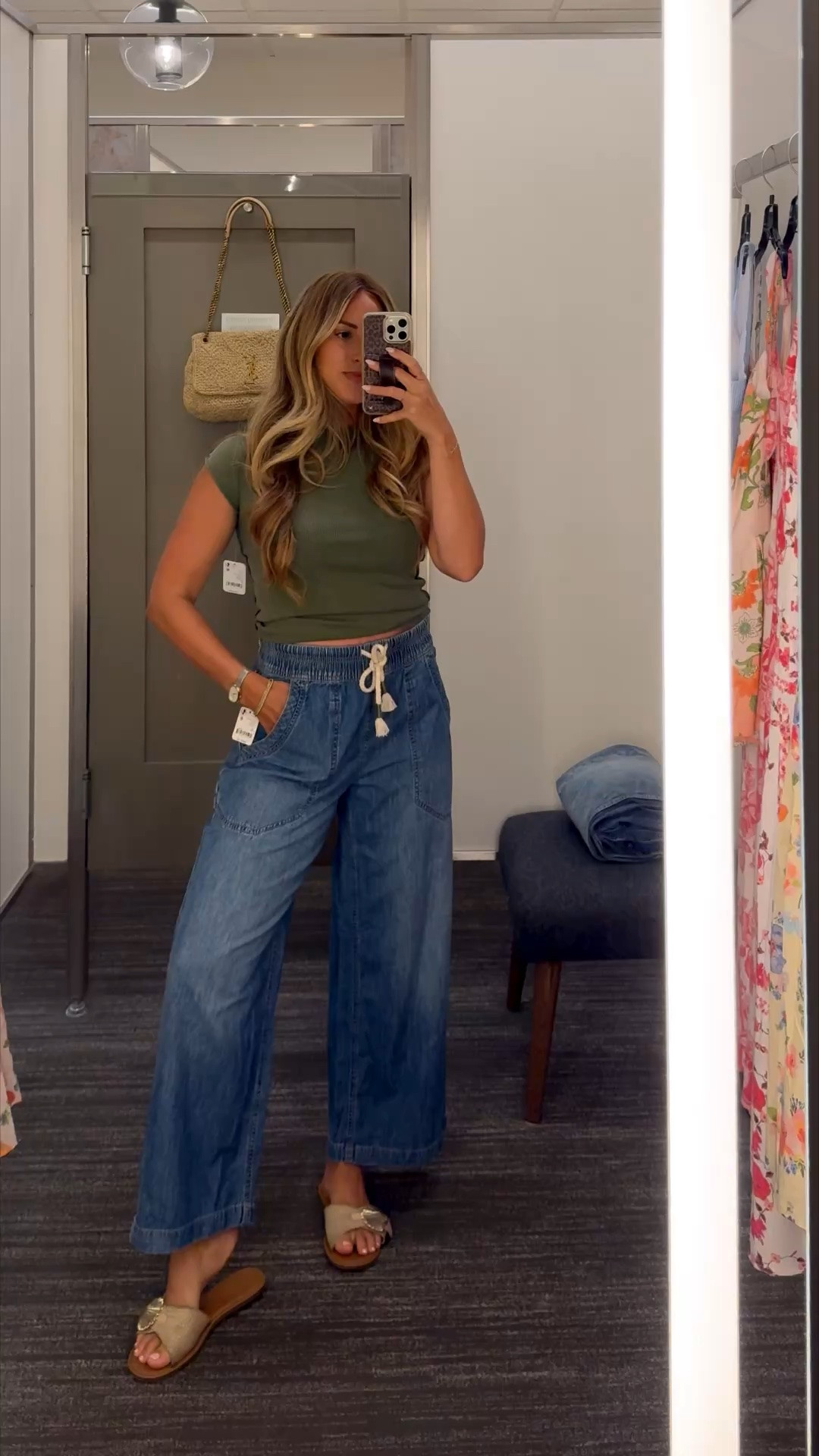 Love these comfy jeans! Wearing size xs

#LTKootd