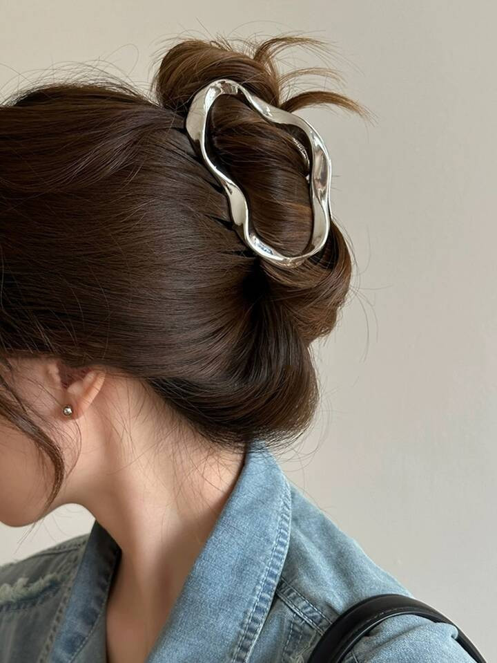 1pc Metallic Hollow Out Hair Claw Clip For Daily Wear | SHEIN