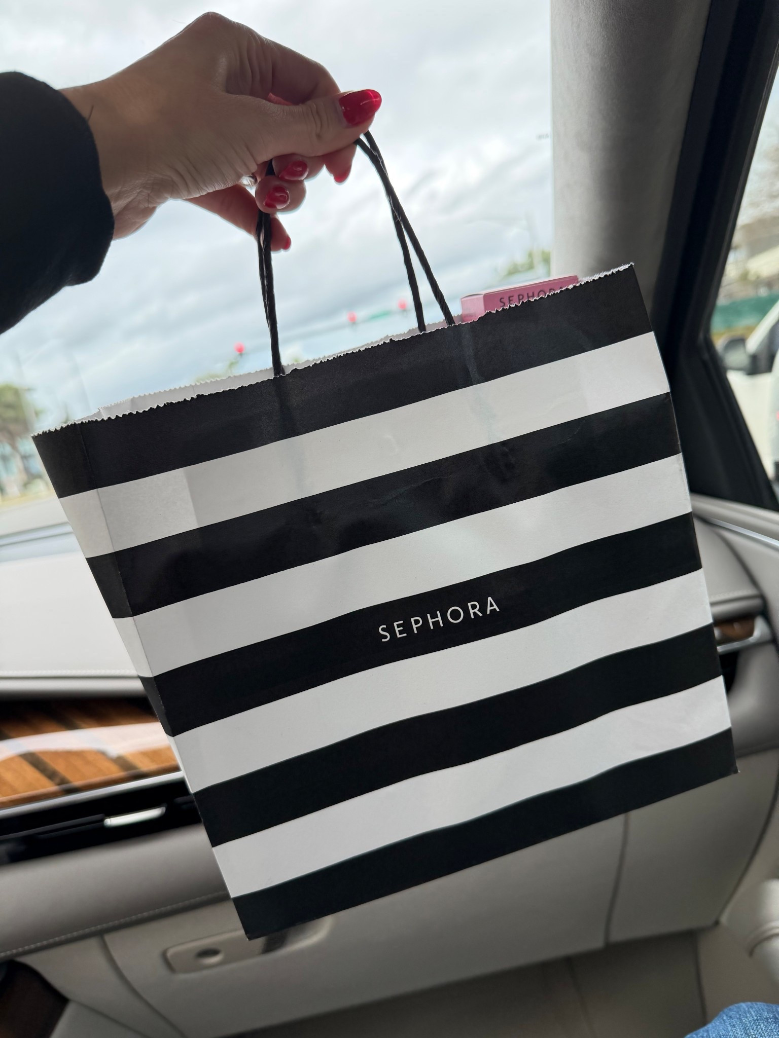 Mini Sephora haul


#LTKGiftGuide #LTKHoliday #LTKBeauty