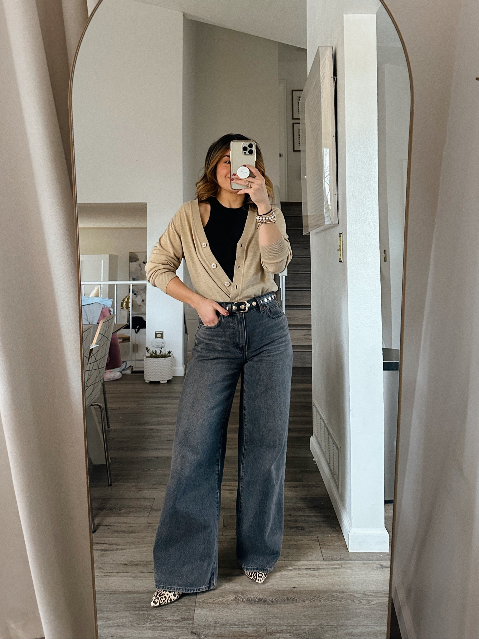 If you love wide leg jeans as much as I do, you need this pair by Madewell! They are so flattering! 
Wearing size 25 regular

#LTKStyleTip #LTKFindsUnder100 #LTKWorkwear