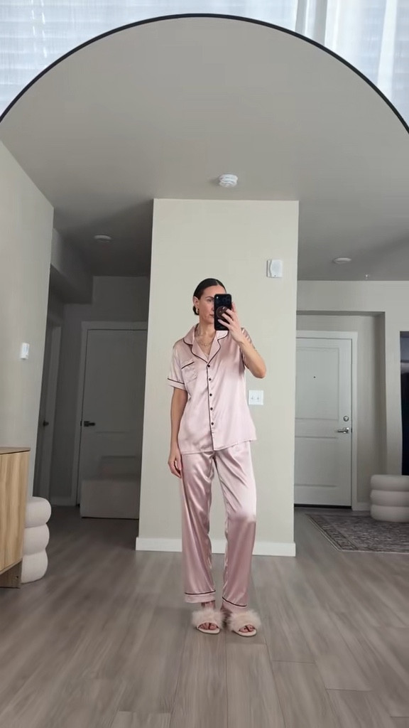 10/10 for quality 
women's sleepwear 
satin silky pajamas #ekouaer #silkpajamas #sleepwear #giftideaforwomrn #giftsforher #giftsformom#pjset 