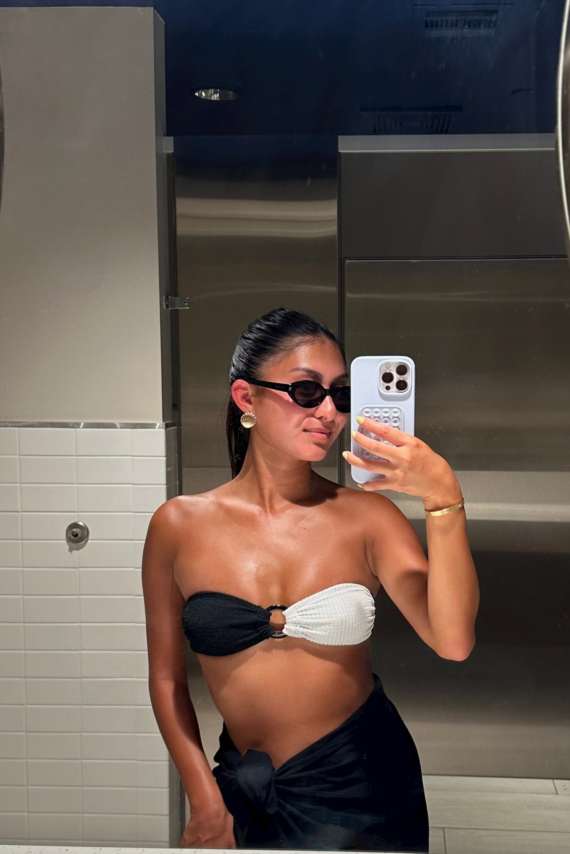 Black and white strapless bikini under $30🖤

#LTKFindsUnder50 #LTKStyleTip #LTKSwim
