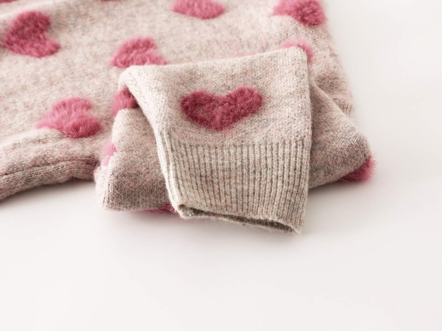 CORIRESHA Women's Casual Crewneck Comfy Fuzzy Hearts Knit Sweater Pullover Sweatershirt | Amazon (US)
