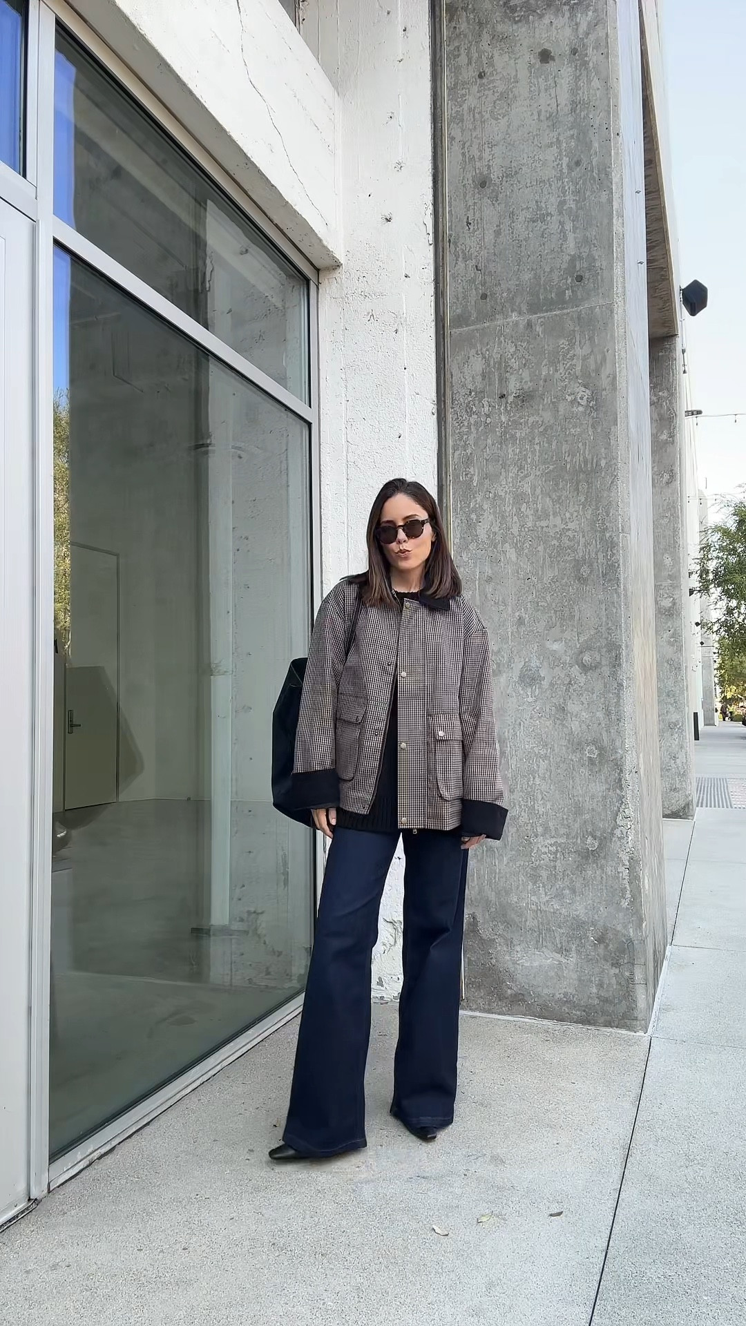 Chic fall workwear outfit! 
Bucket bag
Jacket S 
Jeans 4
Black boots 

#LTKStyleTip #LTKFindsUnder100 #LTKWorkwear
