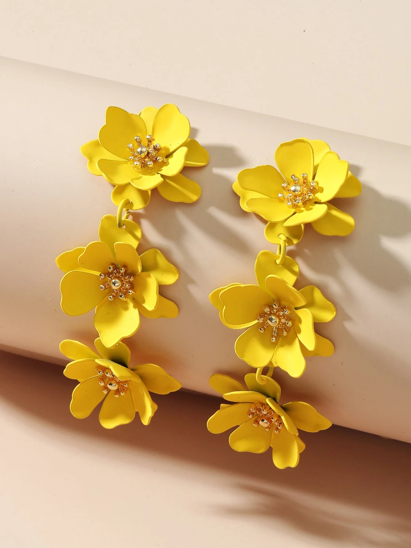 Flower Decor Drop Earrings | SHEIN
