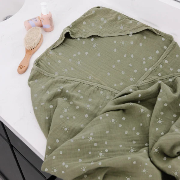 Hooded Towel Polka Dot Suns | Plum+Sparrow