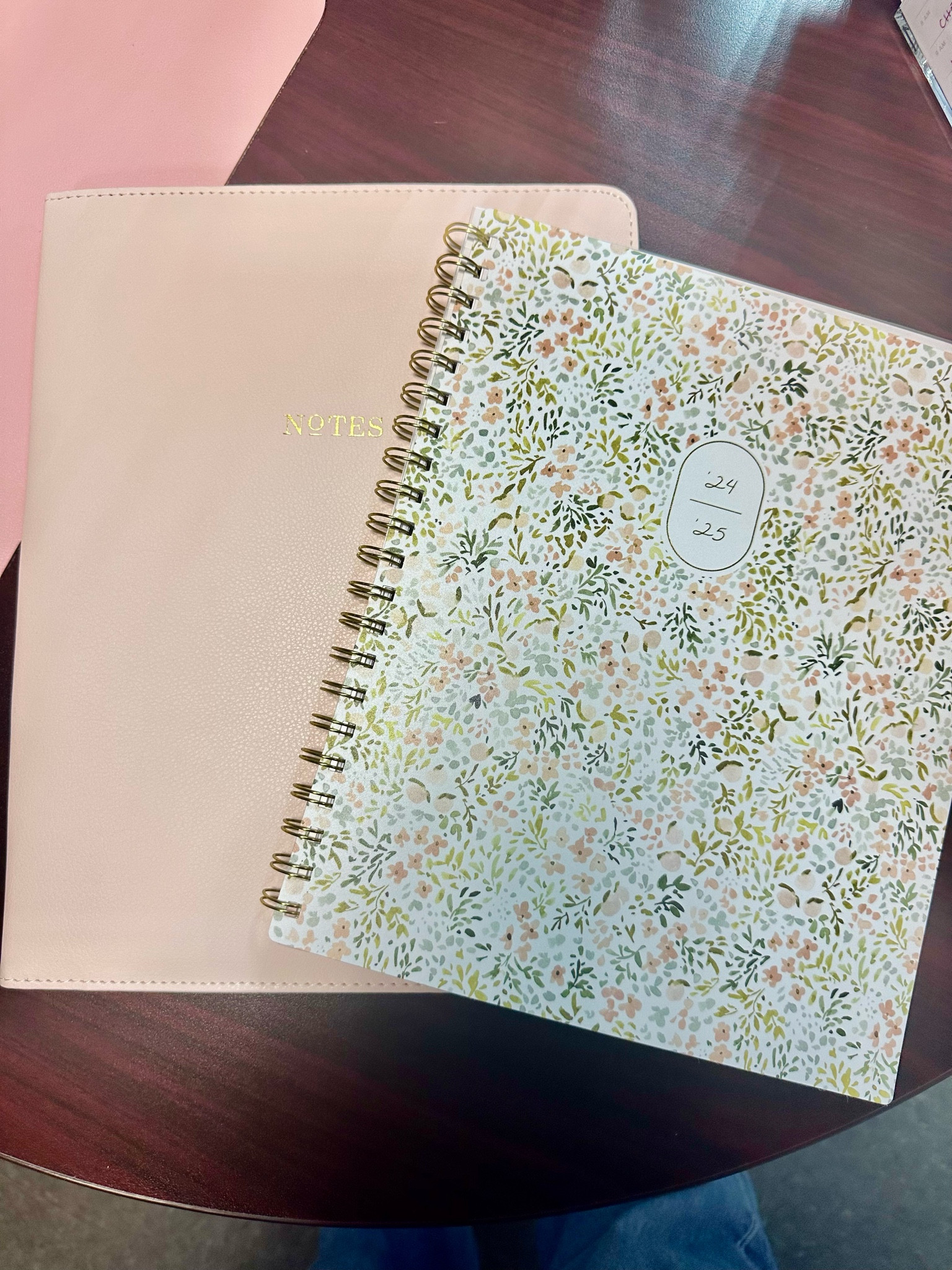 New planner & note pad 🎀

#LTKStyleTip #LTKHome #LTKU