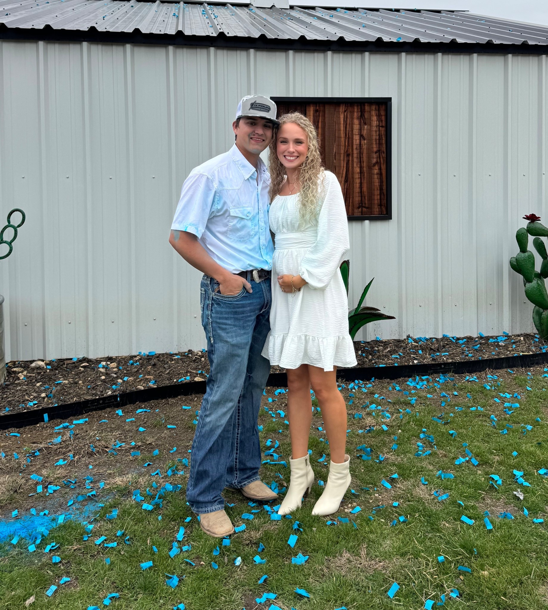 Gender reveal outfit 🤰🏼🩵

#LTKBaby #LTKBump