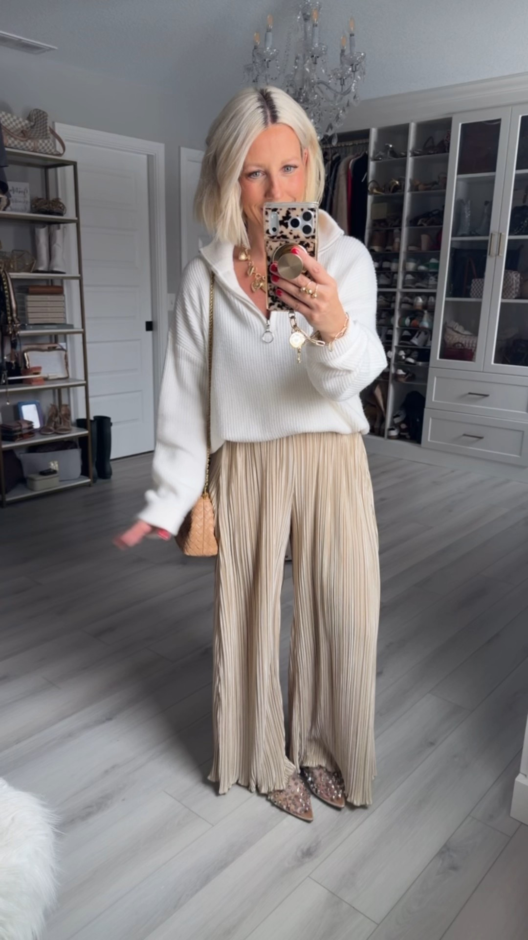 The comfiest outfit ever!!! I’m loving this oversized sweater and these pants are my new favs!!
⬇️⬇️⬇️
Sweater size small (runs oversized)
Pants size medium
Shoes run small - sized up 

#LTKFindsUnder50 #LTKSaleAlert #LTKootd