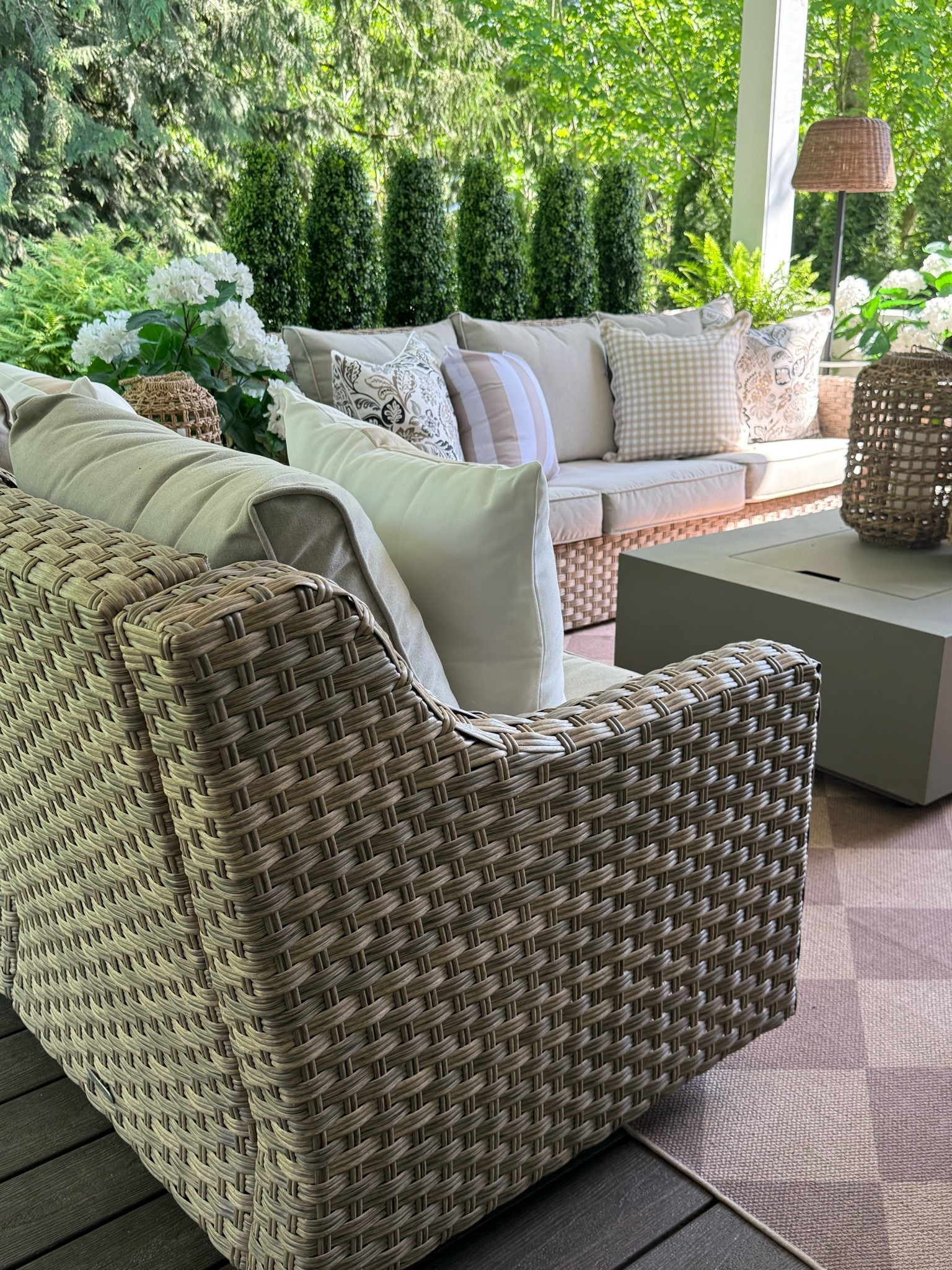 Walmart patio furniture ✨
Such a fabulous outdoor set!