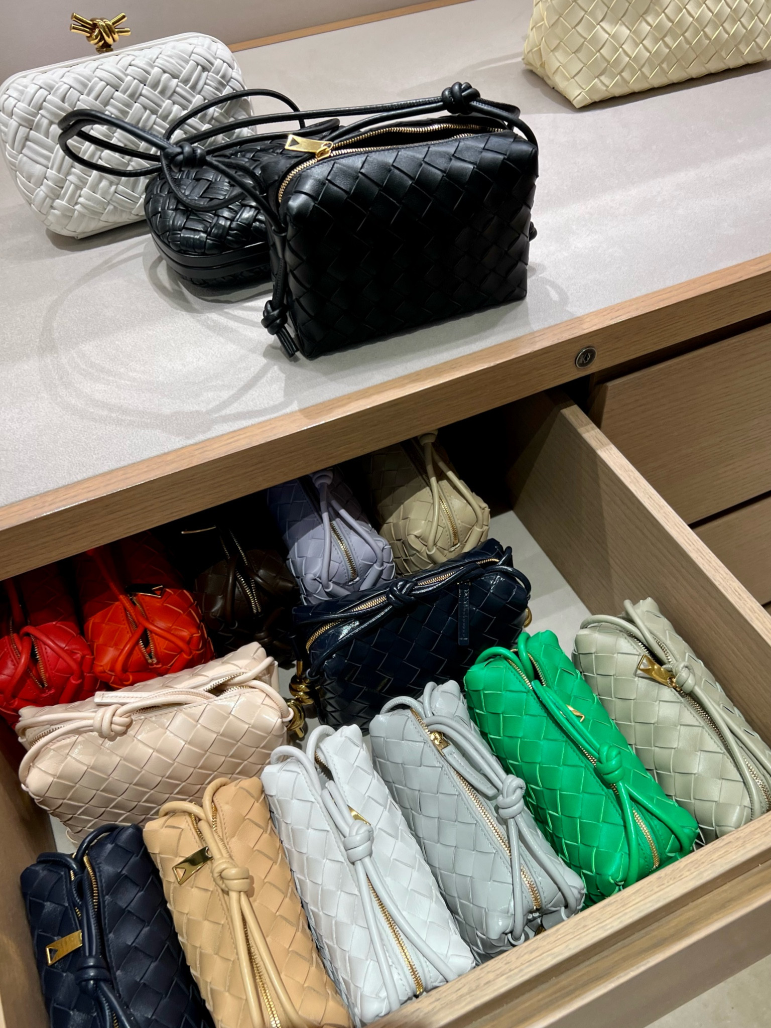 Swoon worthy Italian bags! Love these gorgeous Bottega Veneta crossbody. Also linking an Amazon look for less for under $50!

#LTKHoliday #LTKSeasonal #LTKitbag