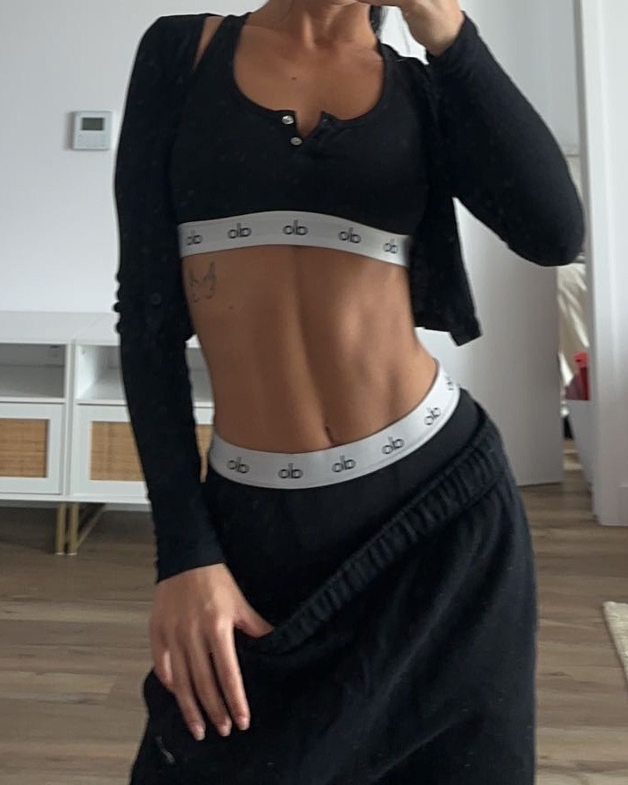 🏋️‍♀️🏋️‍♀️🏋️‍♀️

#LTKFitness #LTKShoeCrush #LTKFindsUnder100