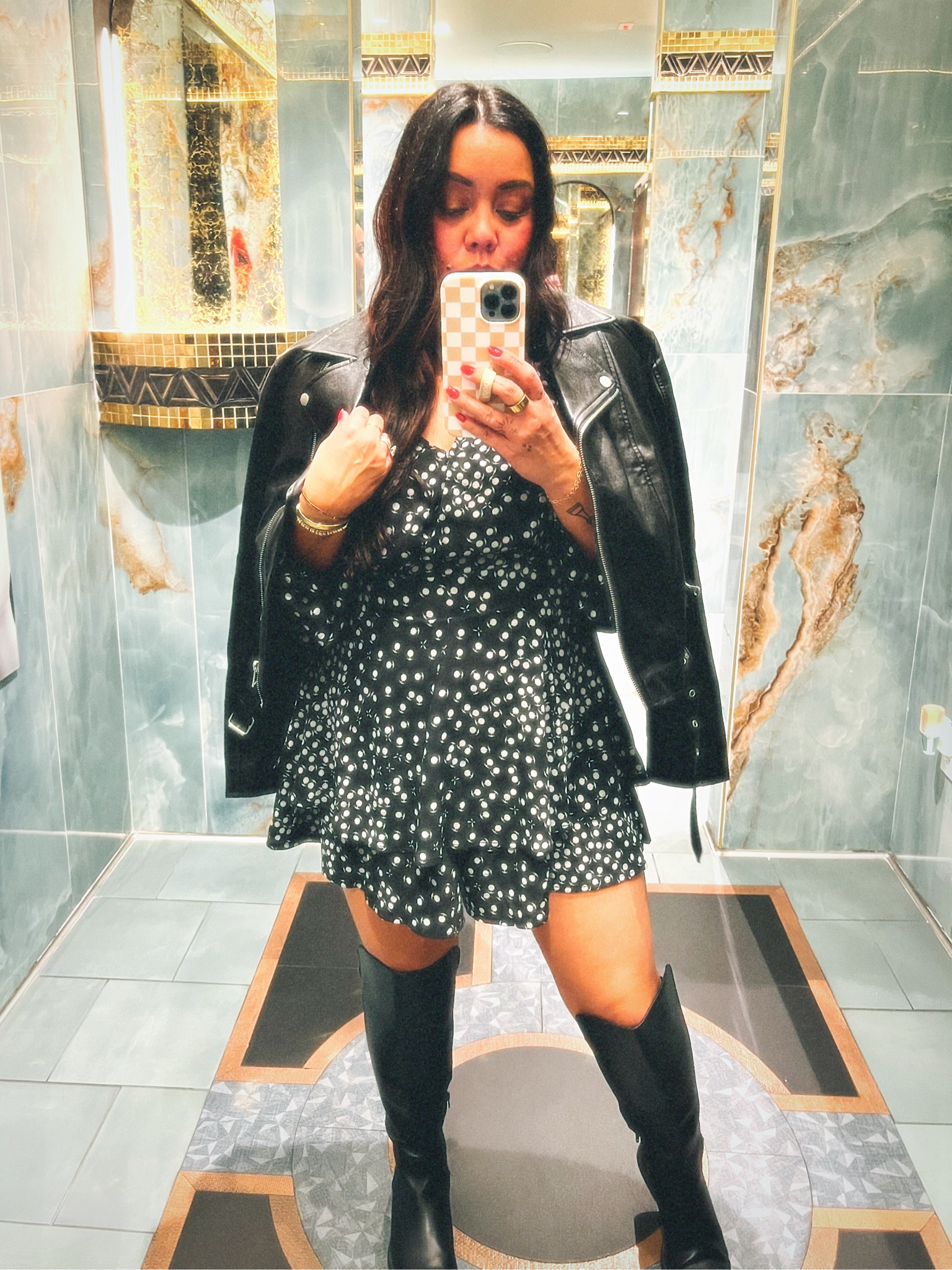 Perfect girls night outfit 🖤

#LTKHoliday #LTKMidsize #LTKStyleTip