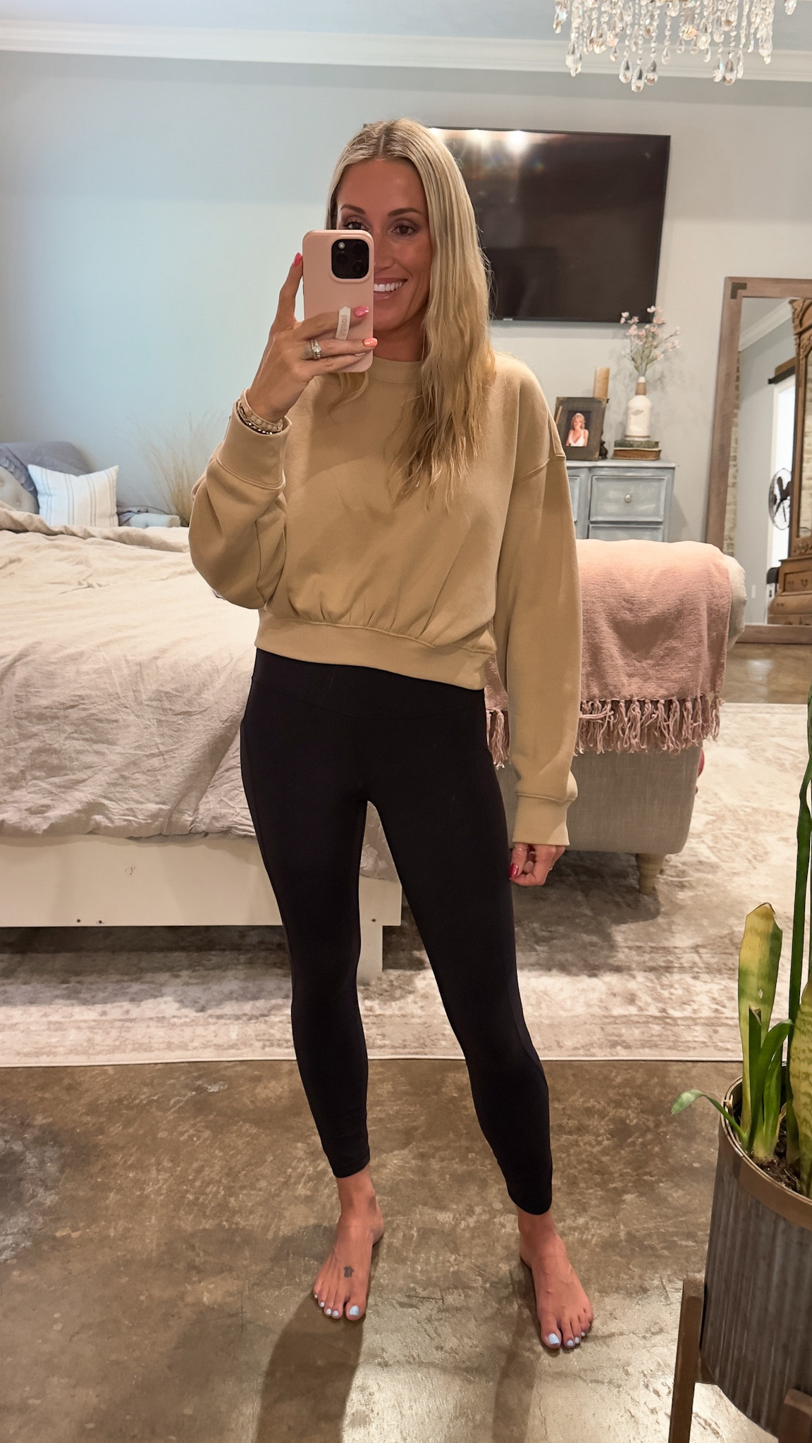 Elevated sweatshirt from Target! I love the way this fits and the color!

#LTKFindsUnder50 #LTKSeasonal