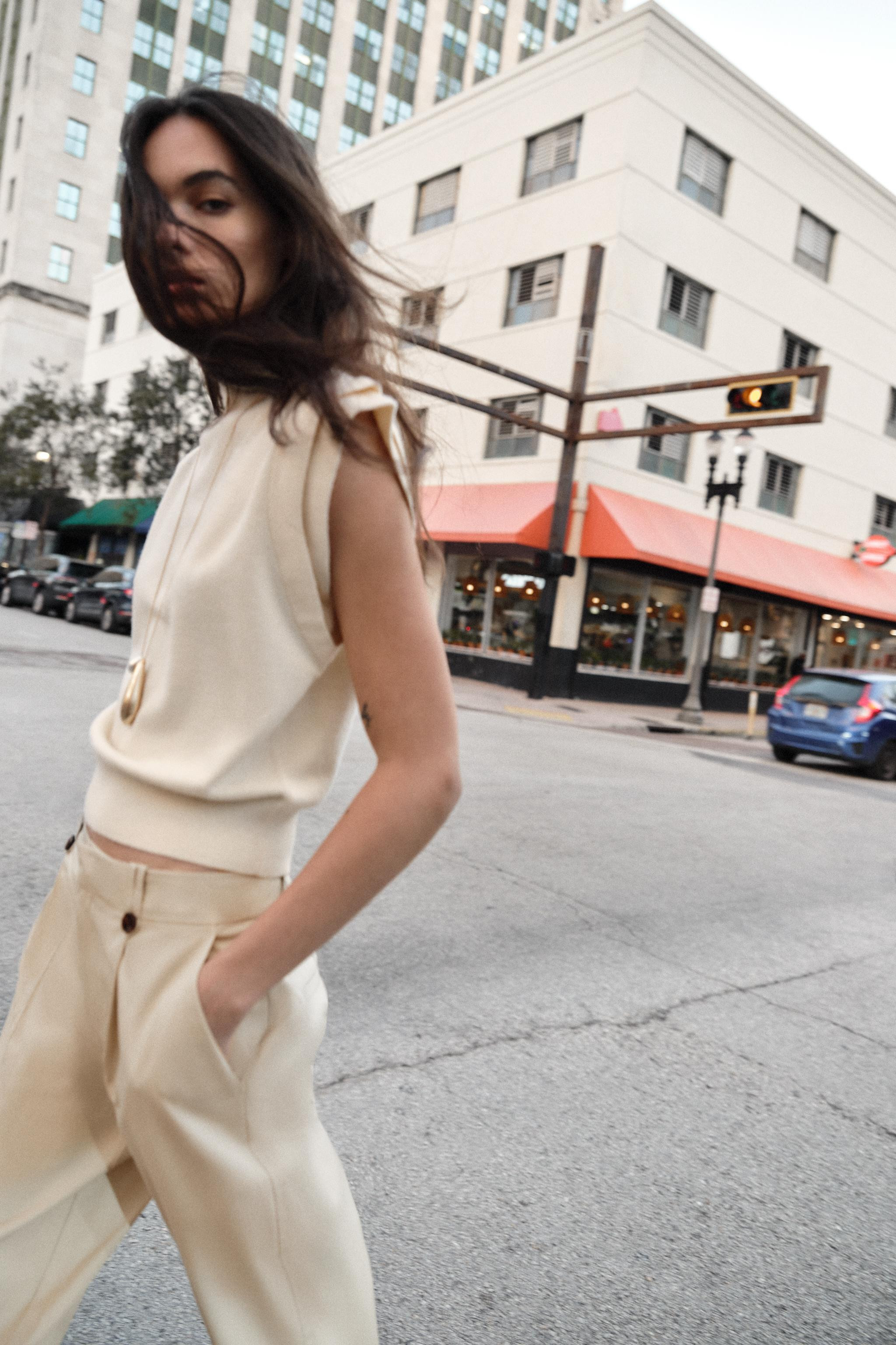 MARKED SHOULDERS KNIT TOP | Zara US