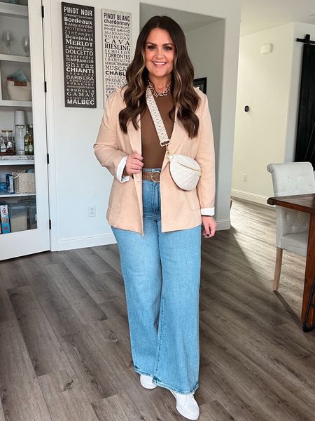Elevated basics, jeans and a cute top, how to style a blazer, size 12, midsize, style over 30

Shirt, large
Blazer, large
Jeans, 31
Sweatshirt, medium
Pants, xlarge 

#LTKstyletip #LTKMostLoved #LTKmidsize