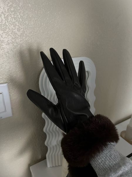 On sale! Gloves with fur are next level. Preparing myself for the cold in style 
Color: Chocolate 
Size: L/XL

#LTKsalealert #LTKSeasonal #LTKHoliday