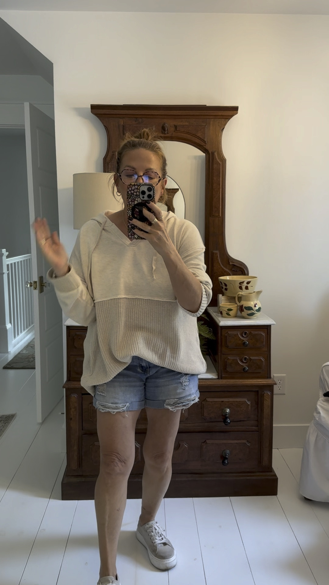 I picked up some cozy sweaters for Fall from Walmart, and I am super pleased with what I found. All of these items come true to size. If you like to have an oversized look, order up a size on these, like I do. @walmart @walmartfashion #WalmartPartner #walmartfashion

#LTKSeasonal #LTKFindsUnder50 #LTKMidsize