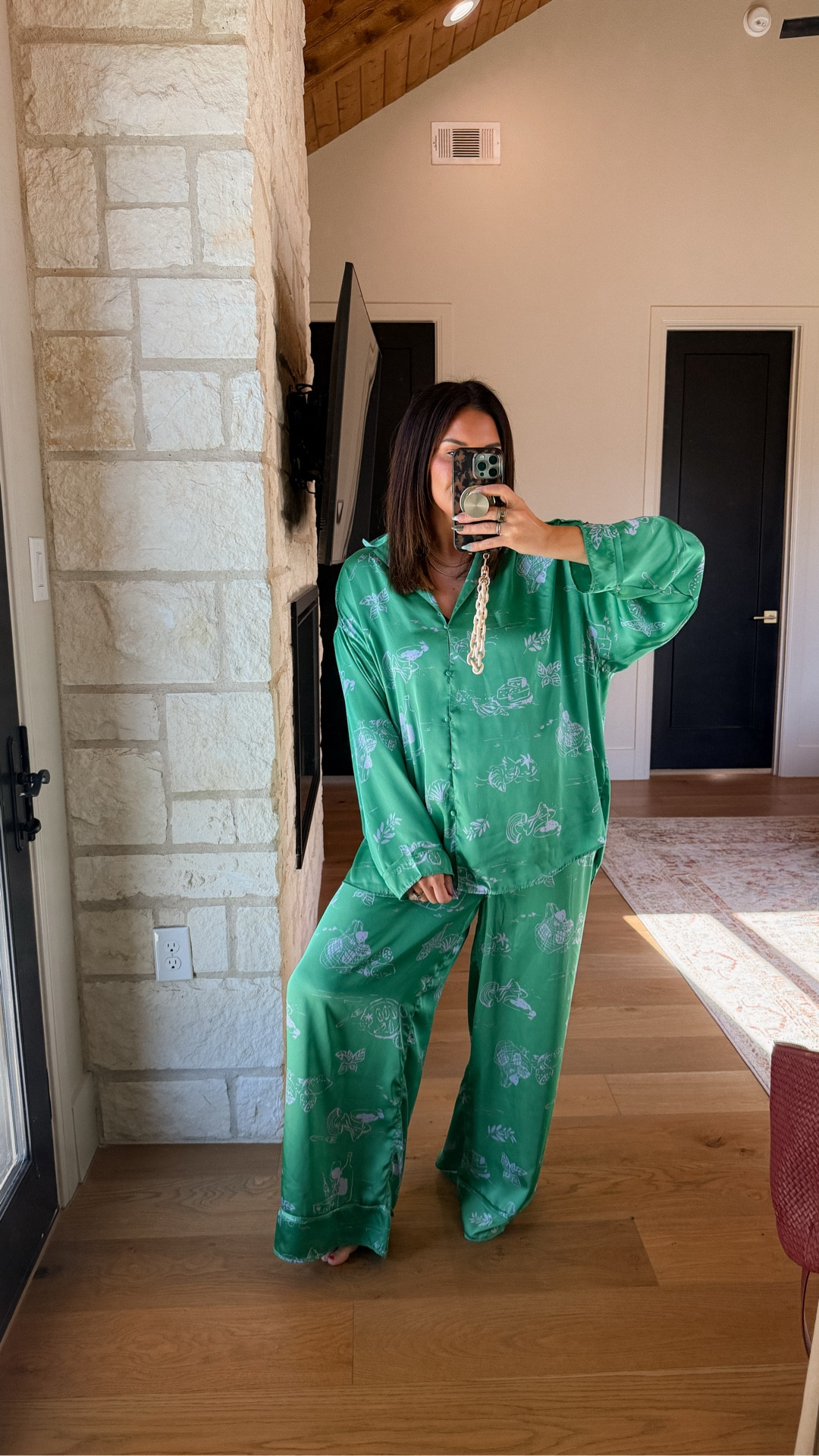 I’m speechless, but we have a @freepeople code + early access to their sale! (INSANE)

Pj set runs oversized, should have done a large. But she’s so chic!

Don’t forget the amazing quality handbags!

Use code: STEPH
20% off purchases $250-499
25% off purchases $500+

#LTKStyleTip #LTKGiftGuide #LTKHoliday

#LTKGiftGuide #LTKHoliday