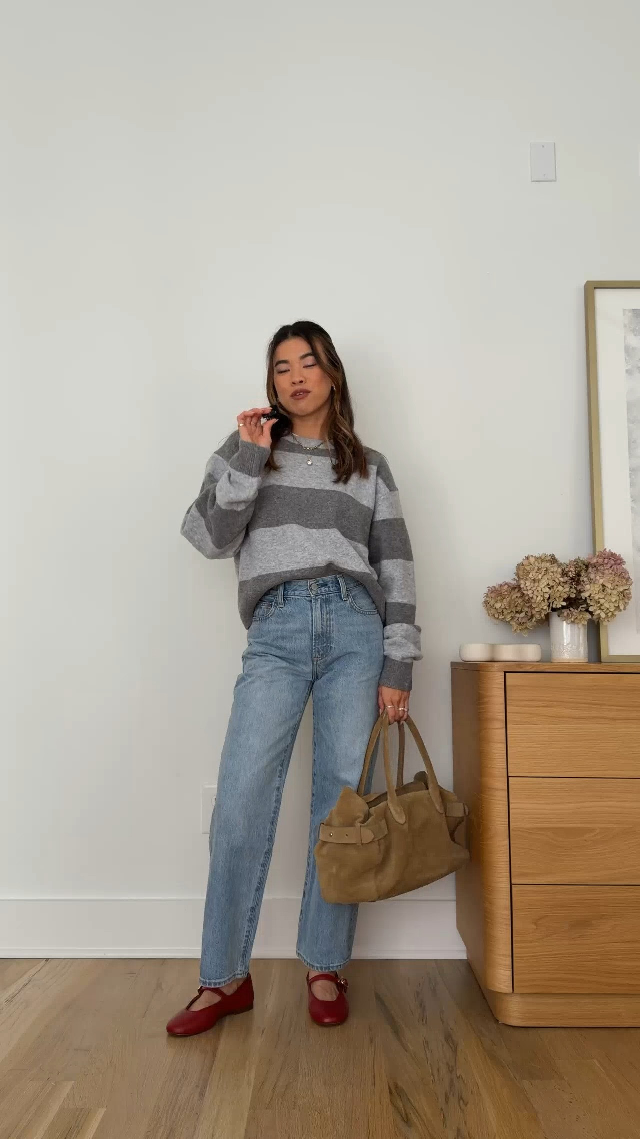 The most perfect ankle jeans from @Aritzia. They hit at such a perfect height!

Sizing info:
-Aritzia Outpost Sweater (Size small in hthr chrm/ hthr dk gry)
-Aritzia Denim Forum The Farrah Hi-Rise Wide Ankle Jean (Size 23 in 7 Years Bleu Taboo) 
-Aritzia HomeStretch Smooth Tune T-Shirt (Size Small in White) 

Aritzia best sellers, best pieces from Aritzia for petite, Aritzia denim for petite, what pants from Aritzia will fit if youre petite, Petite style guide, how to dress if you’re petite, Petite style, petite fashion, mom outfit, mom style, petite pants, petite outfit ideas, petite outfits, best pants for petite, petite denim, fall style, fall outfits, autumn outfit, vacation outfits, Aritzia denim for petite, Aritzia try on, fall sweater, aritzia sweaters

#LTKootd #LTKSeasonal #LTKPetite