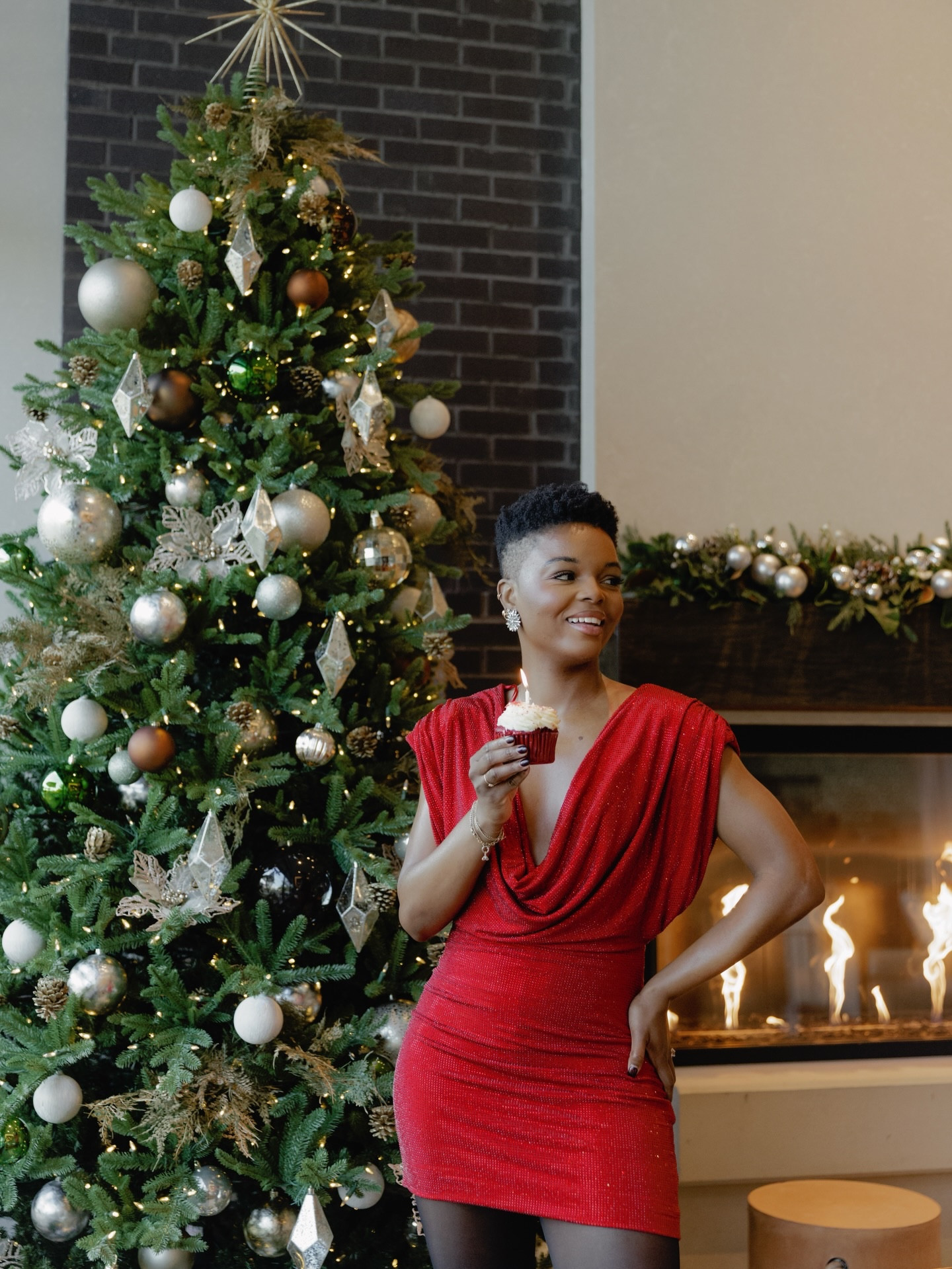 December baby with holiday magic 💋🎄✨#decemberbaby #happybirthdaytome #december5th 
•
•
•
•
#dallasfashionblogger #dallasinfluencer #dallasblogger #outfitinspiration #holidayoutfit