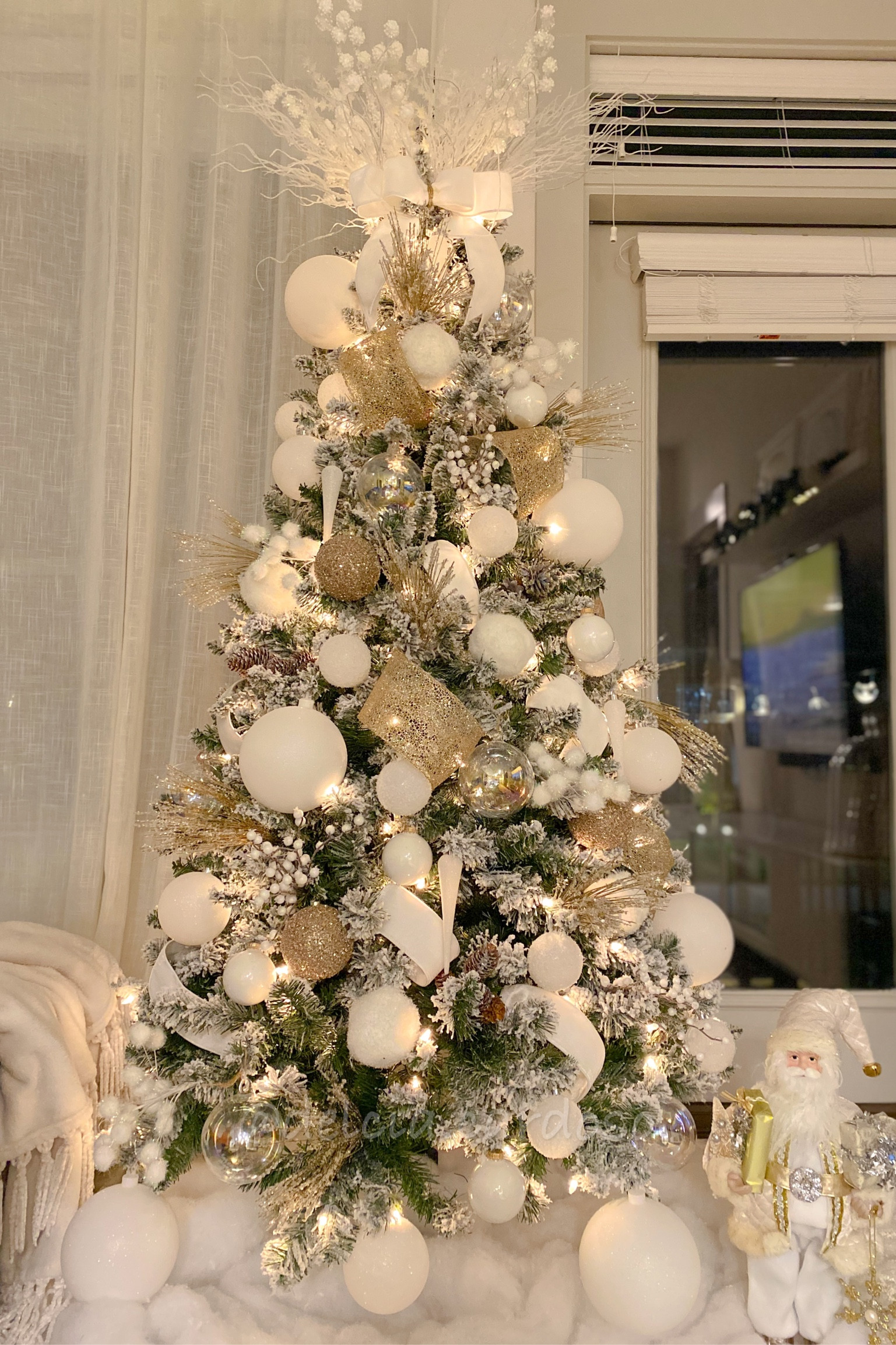 Christmas home decor. This white and gold Christmas Winter wonderland decor is so dreamy! 

#LTKhome #LTKHoliday #LTKSeasonal