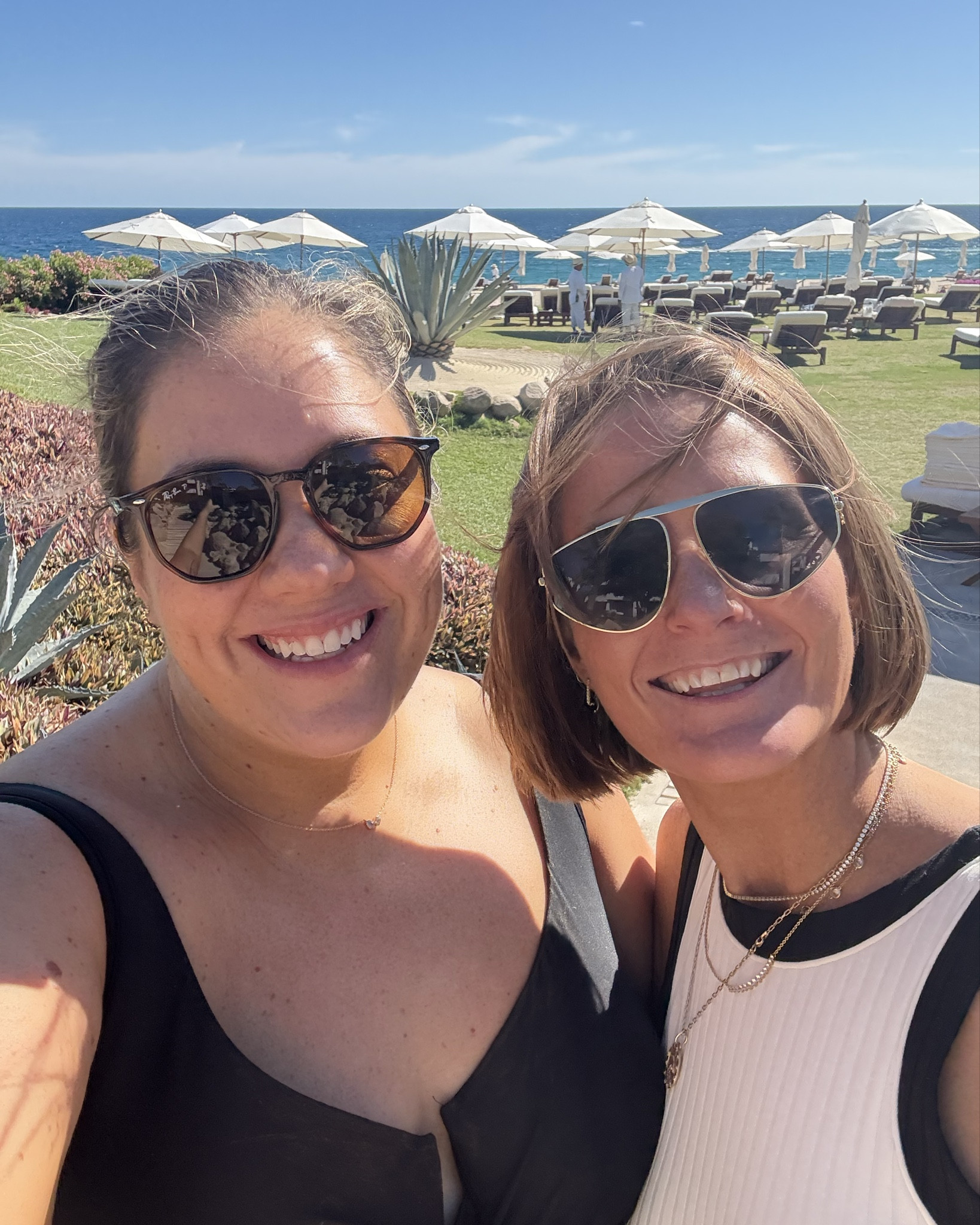 Love these Ray bans, I am going back to buy the light brown since they're on sale now  