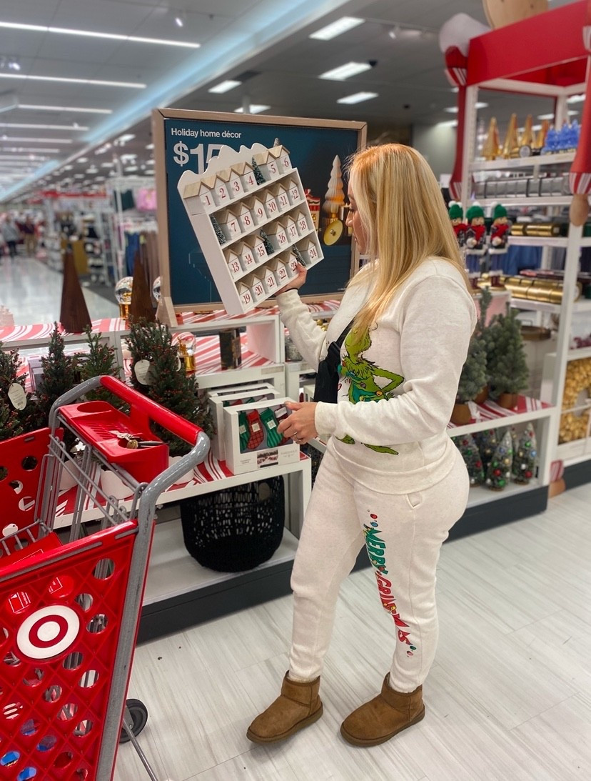 The Grinch 🎄jogger set!!