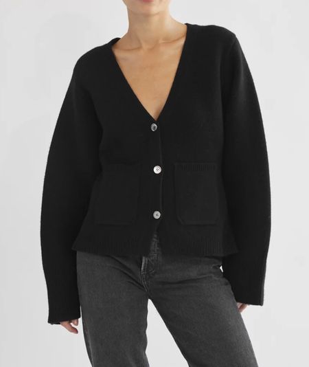 Ordered this cardigan that has a similarity vibe to the Khaite Scarlet Cardigan



#LTKSeasonal #LTKover40