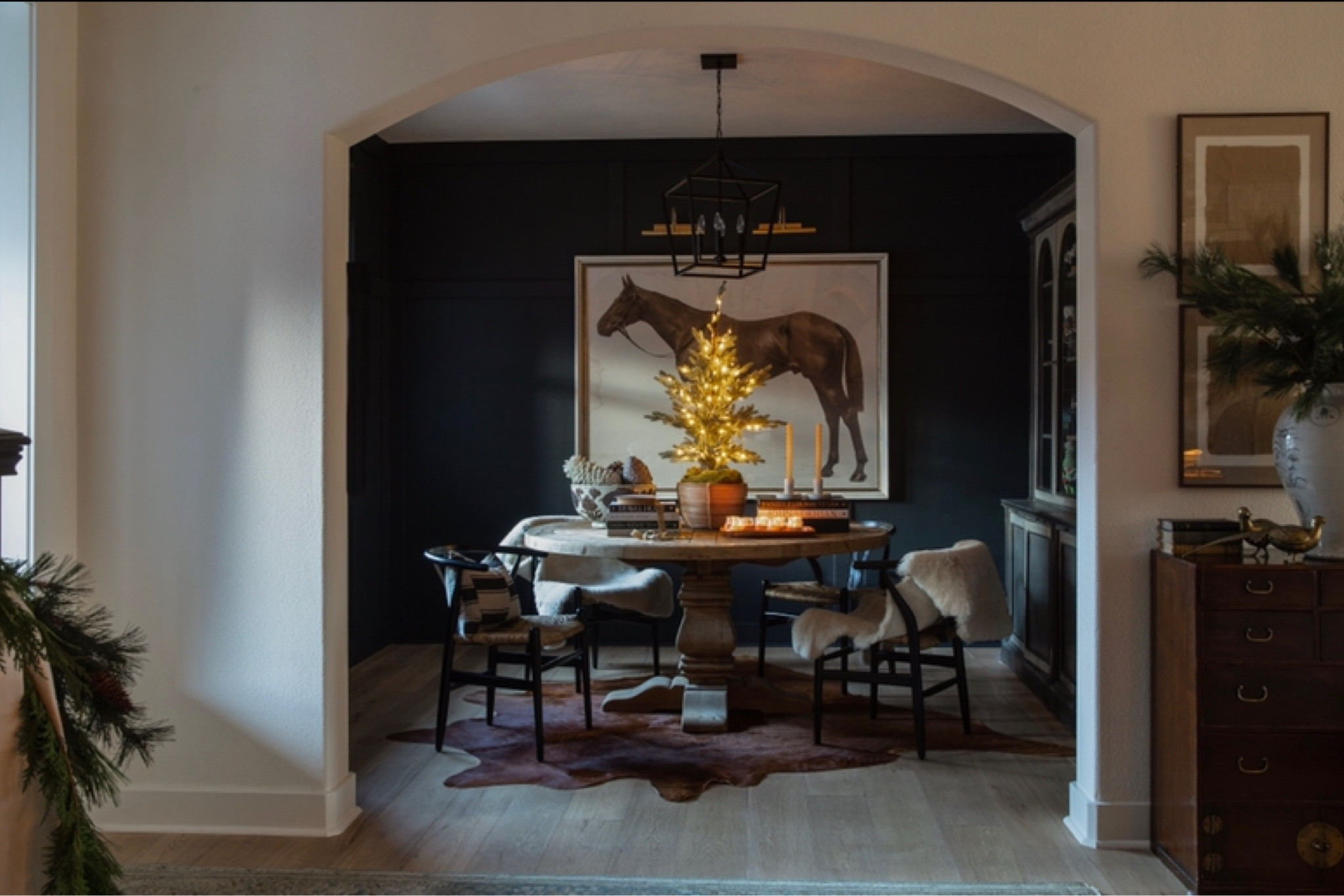 Holiday Entryway Decor. Holiday Decor. Entryway Art. Moody Space. 

#LTKHoliday #LTKhome #LTKSeasonal