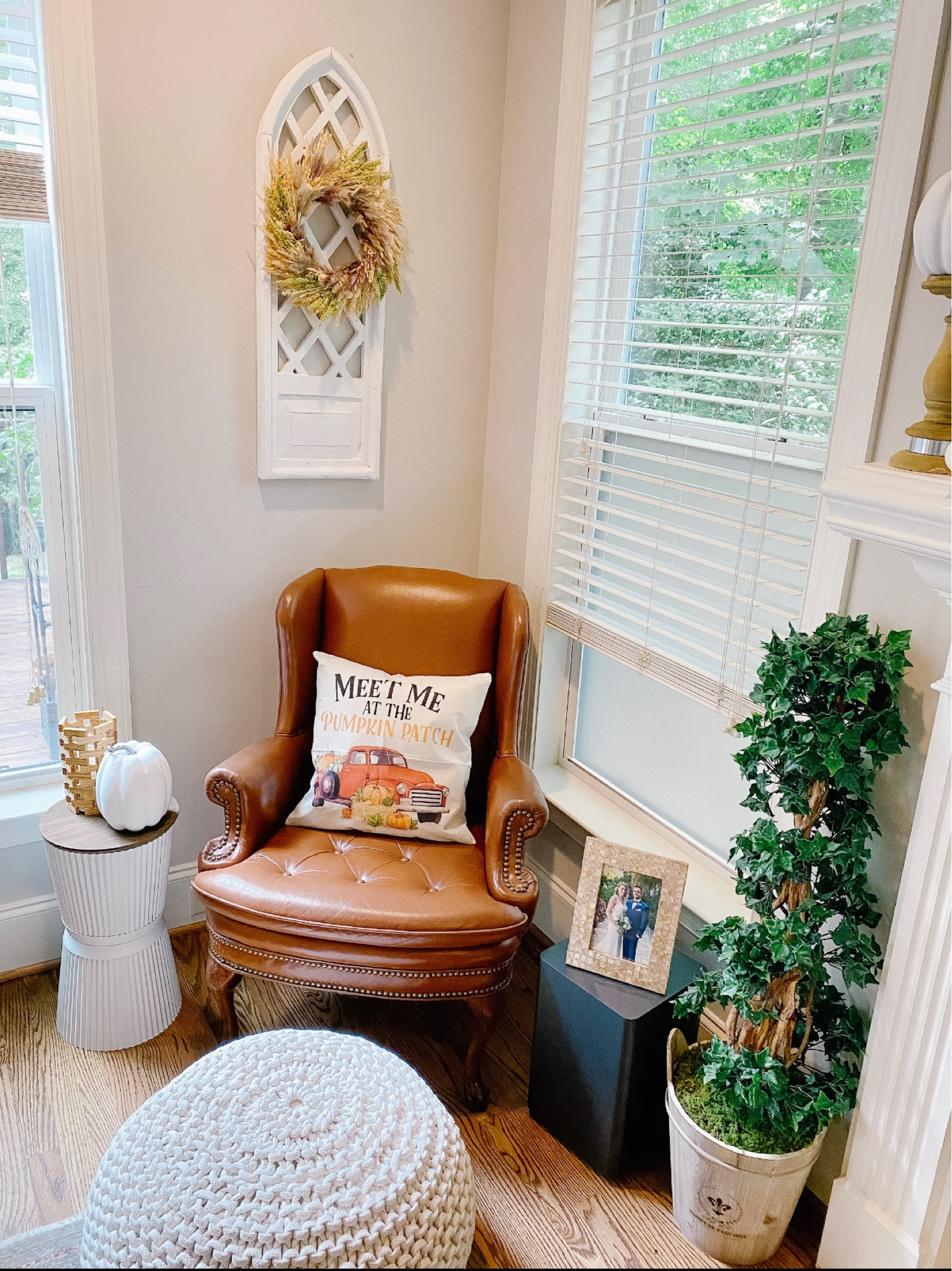 Add some warm and cozy vibes to your living room with these Fall decor finds from Amazon! 

#fallvibes #falldecor #autumn #seasonaldecor #amazonhome

#LTKsalealert #LTKSeasonal #LTKhome