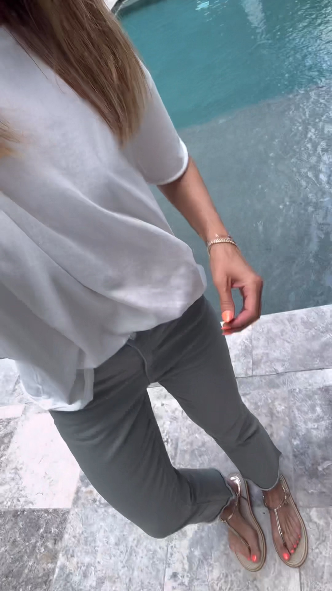 Jeans with elastic waistband - I’m wearing size 2. Free shipping and free returns 