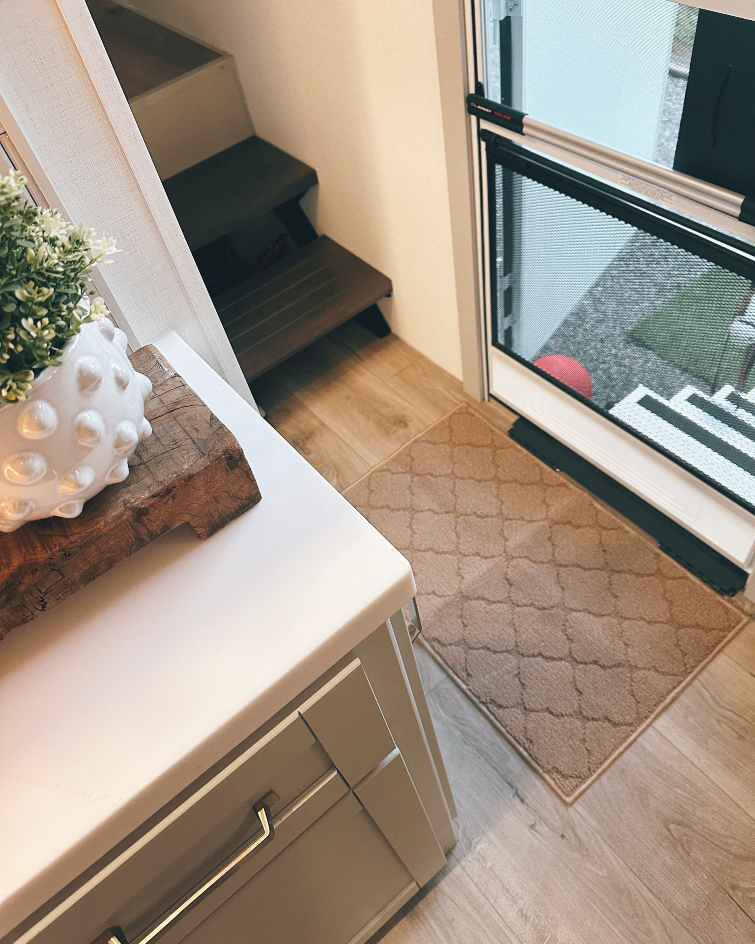 Entry door rug from Amazon 🤍 #rug #entryway #entry #amazonn

#LTKSaleAlert #LTKHome