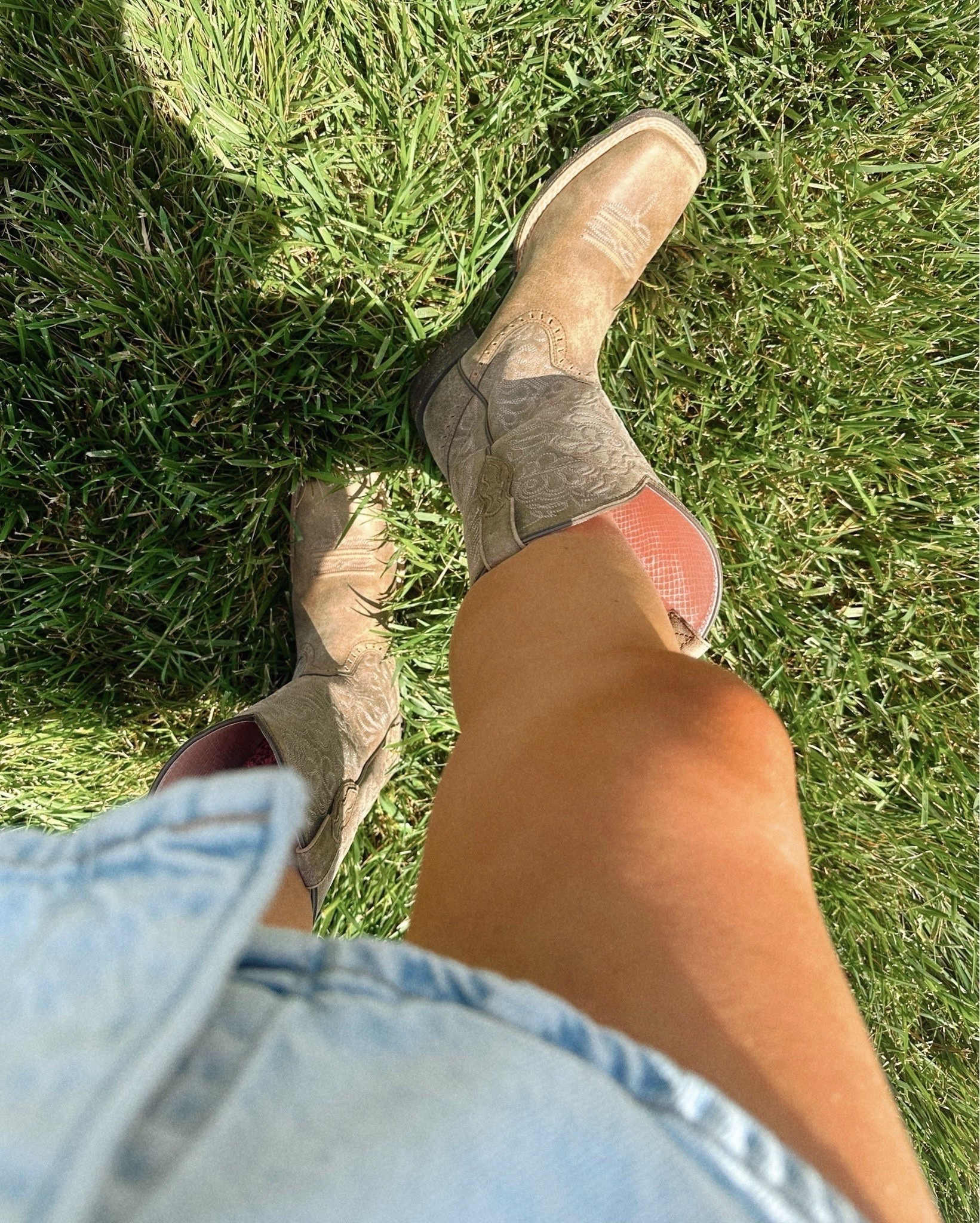 @ariat work boots - perfect farm chores work boots, + horseback riding boots 👢 

these boots do it all with me! They are SO comfortable - easy to ride 🐴 in + perfect for chores at the barn! As well as the perfect boot for farm chores too! I love the subtle pop of pink in them! 💕🤭🍃🌾✨

Farm chores, horseback rides, and everything in between 🤠 These Ariat work boots are built tough but made for a cowgirl — durable, comfy, and ready for the land.

#AriatBoots #WorkBootStyle #FarmChic #CowgirlLife #RanchReady #HorsebackRidingBoots #WesternStyle #HomesteadLiving #CountryGirlStyle #DurableAndCut

#LTKShoeCrush #LTKU #LTKHome