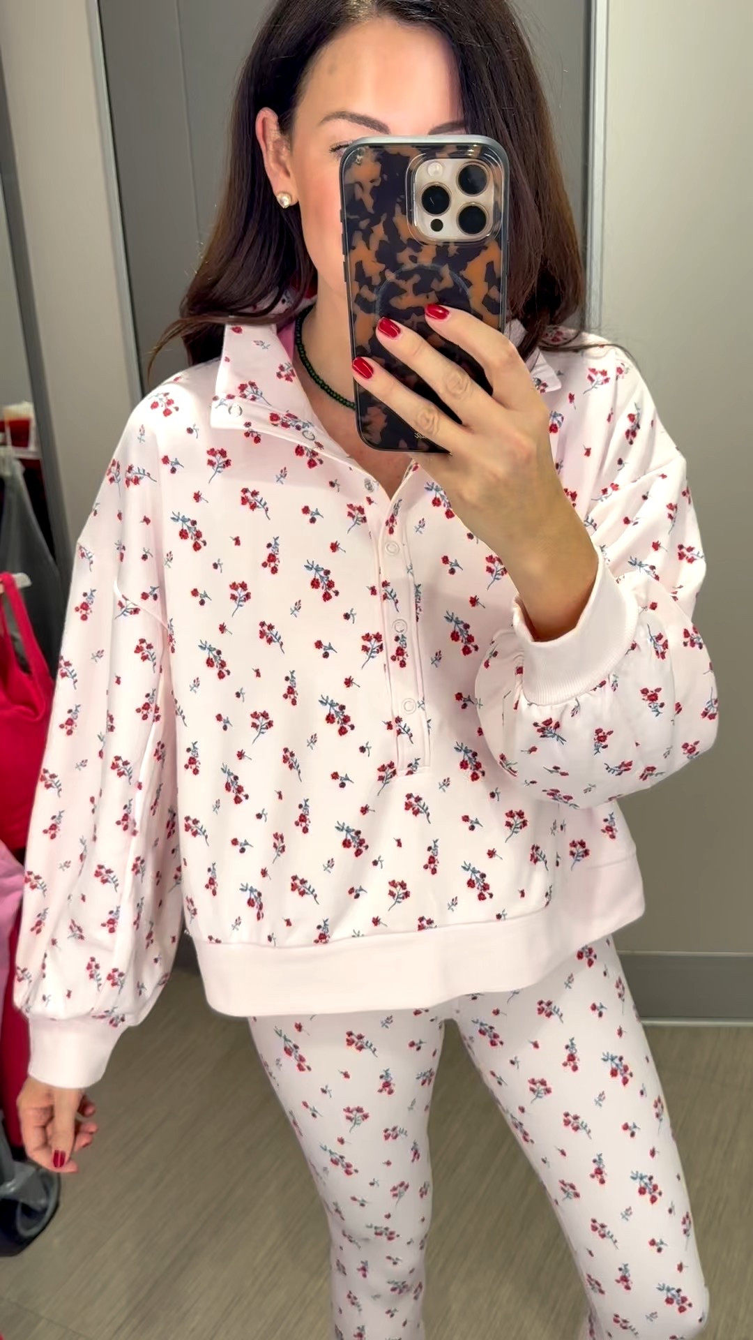 New adorable target athletic line!
Small floral pullover
Small leggings
Small joggers 

#LTKSeasonal #LTKGiftGuide #LTKFindsUnder50