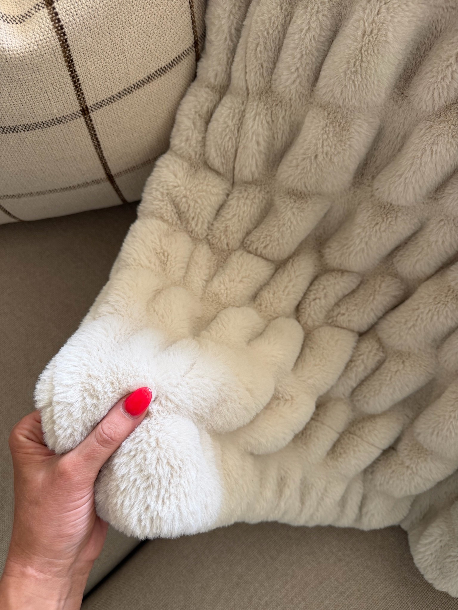 Lola Blankets are 50% off right now! Use code AUG50 at checkout 🥰 the BEST blanket on the market. Would make a great gift!

#LTKmomlife #LTKHome #LTKSaleAlert